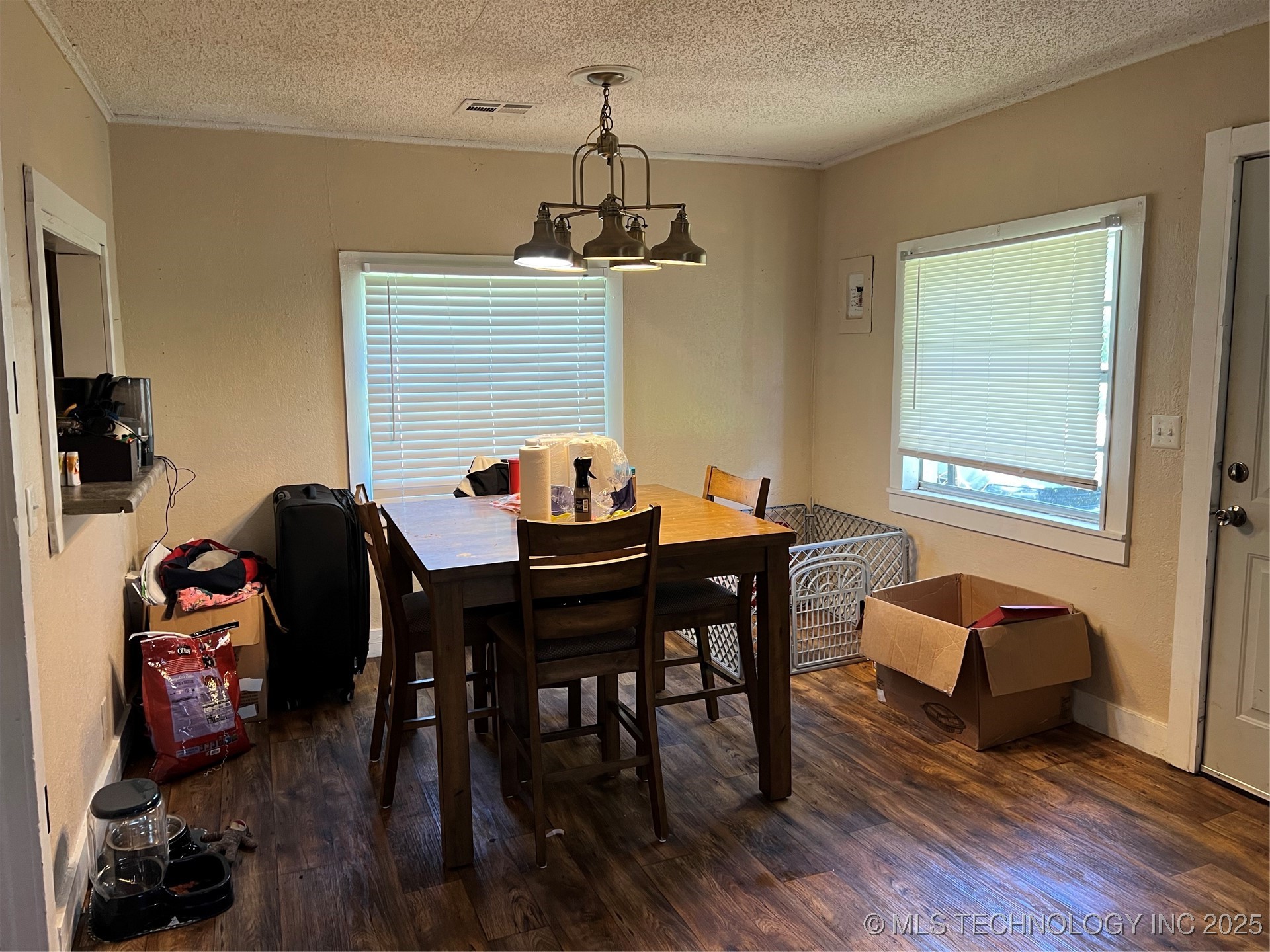 119 E Elmwood Avenue Property Photo 3