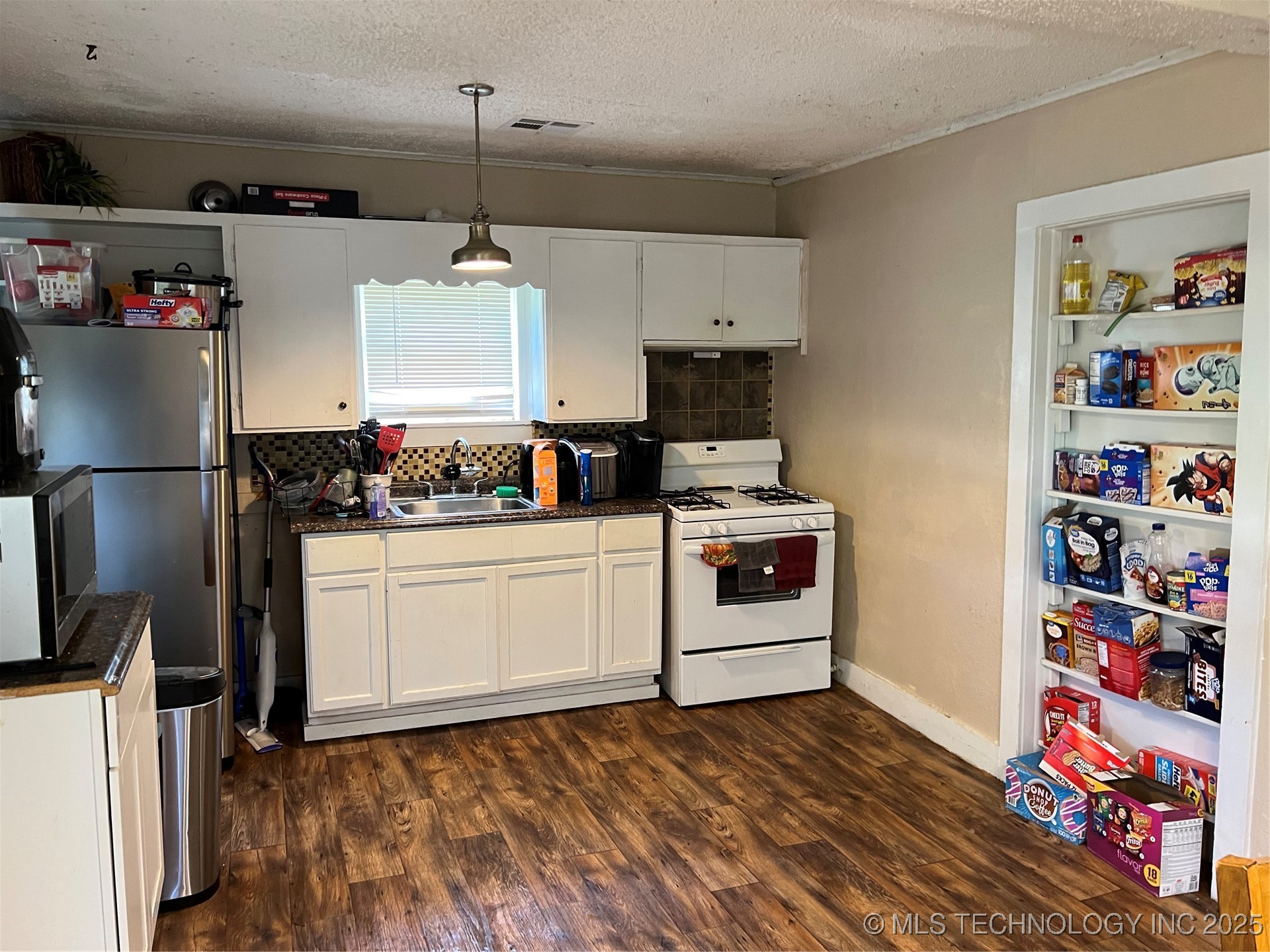 119 E Elmwood Avenue Property Photo 5