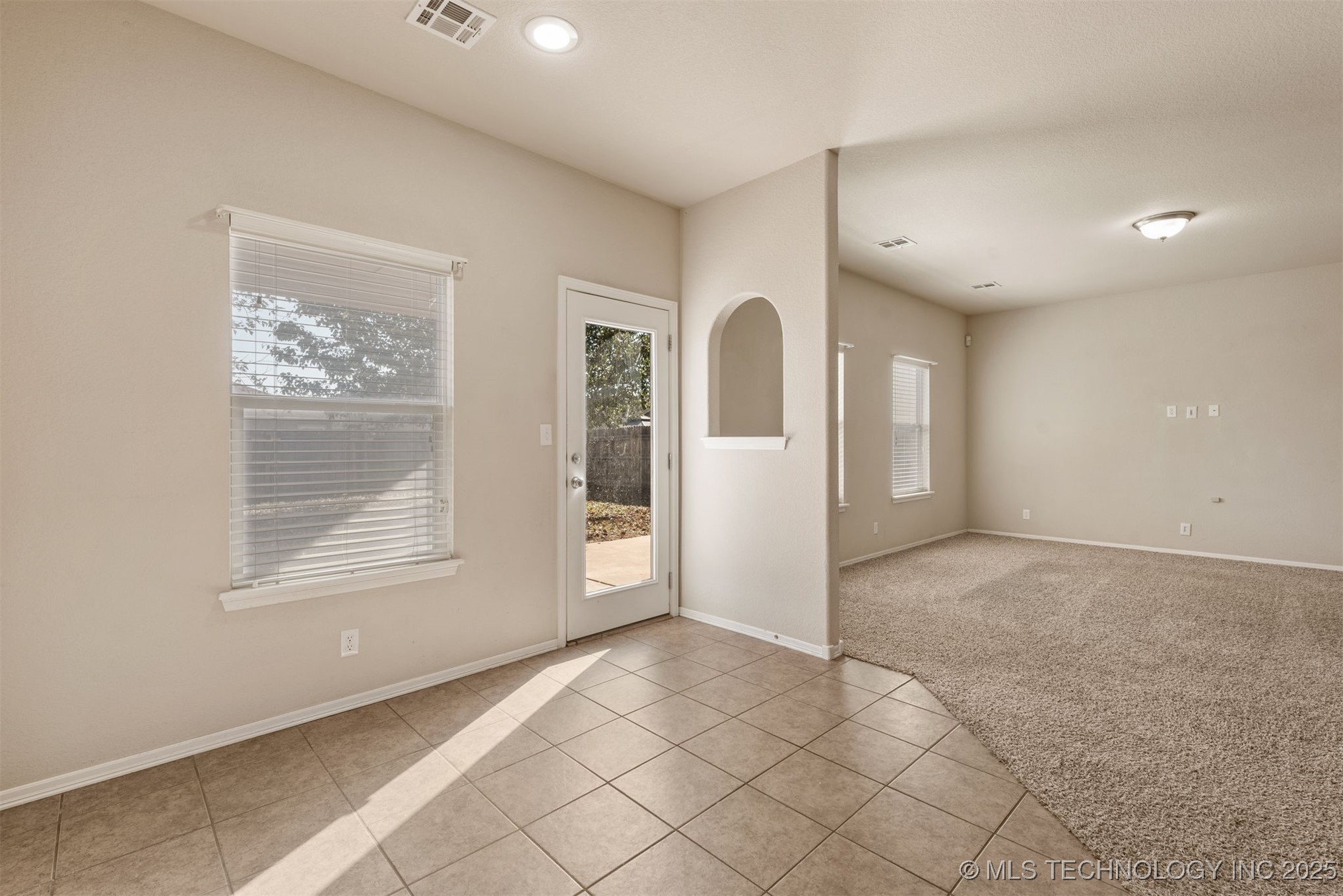 10749 N 153rd East Avenue Property Photo 11