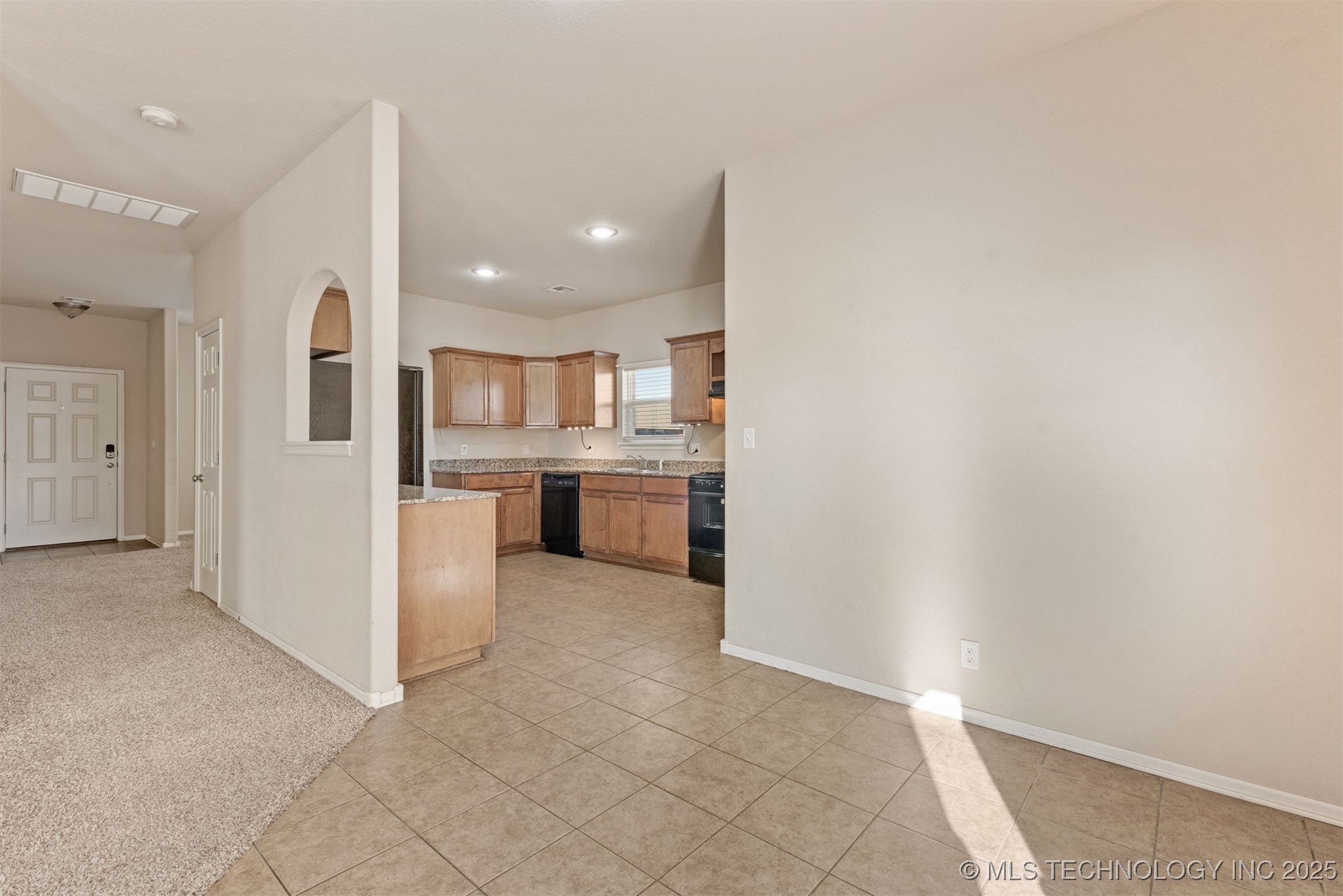 10749 N 153rd East Avenue Property Photo 13