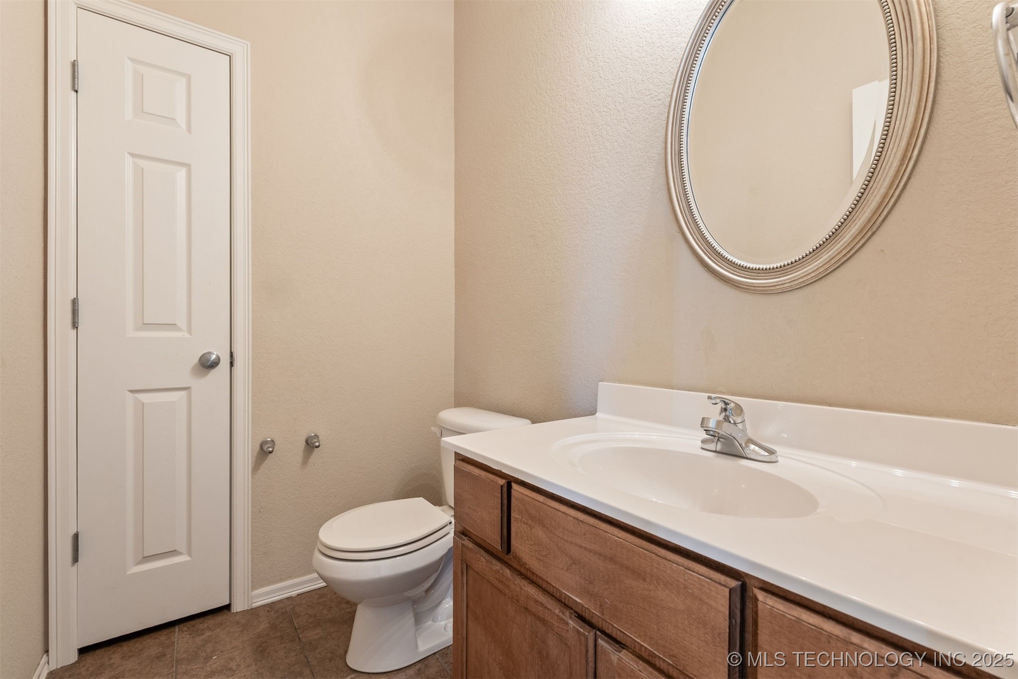 10749 N 153rd East Avenue Property Photo 18