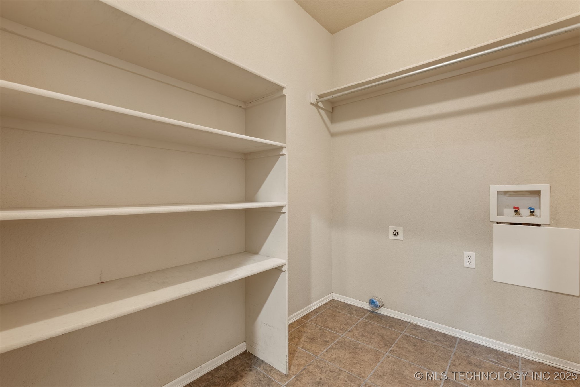 10749 N 153rd East Avenue Property Photo 19