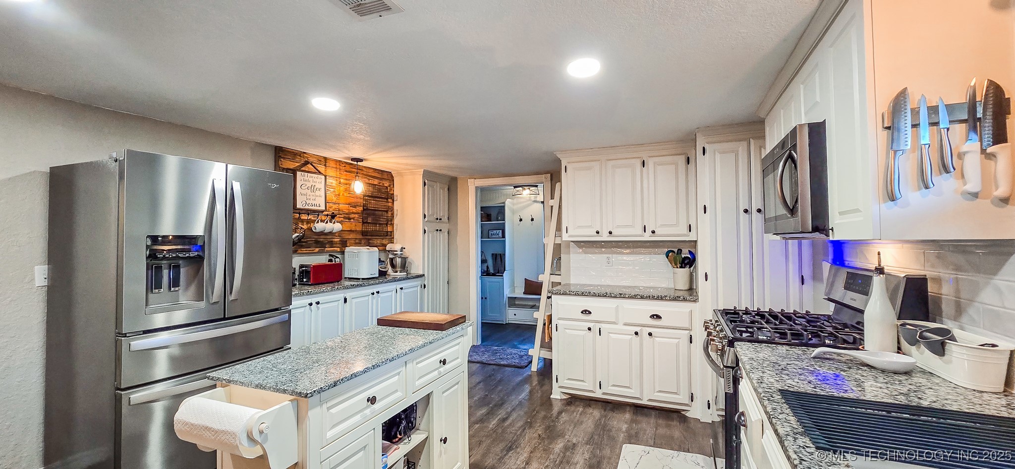 115988 S 4302 Road Property Photo 9