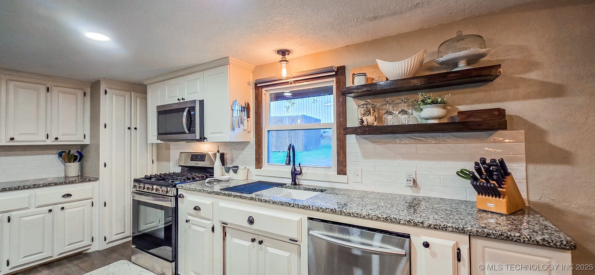 115988 S 4302 Road Property Photo 10