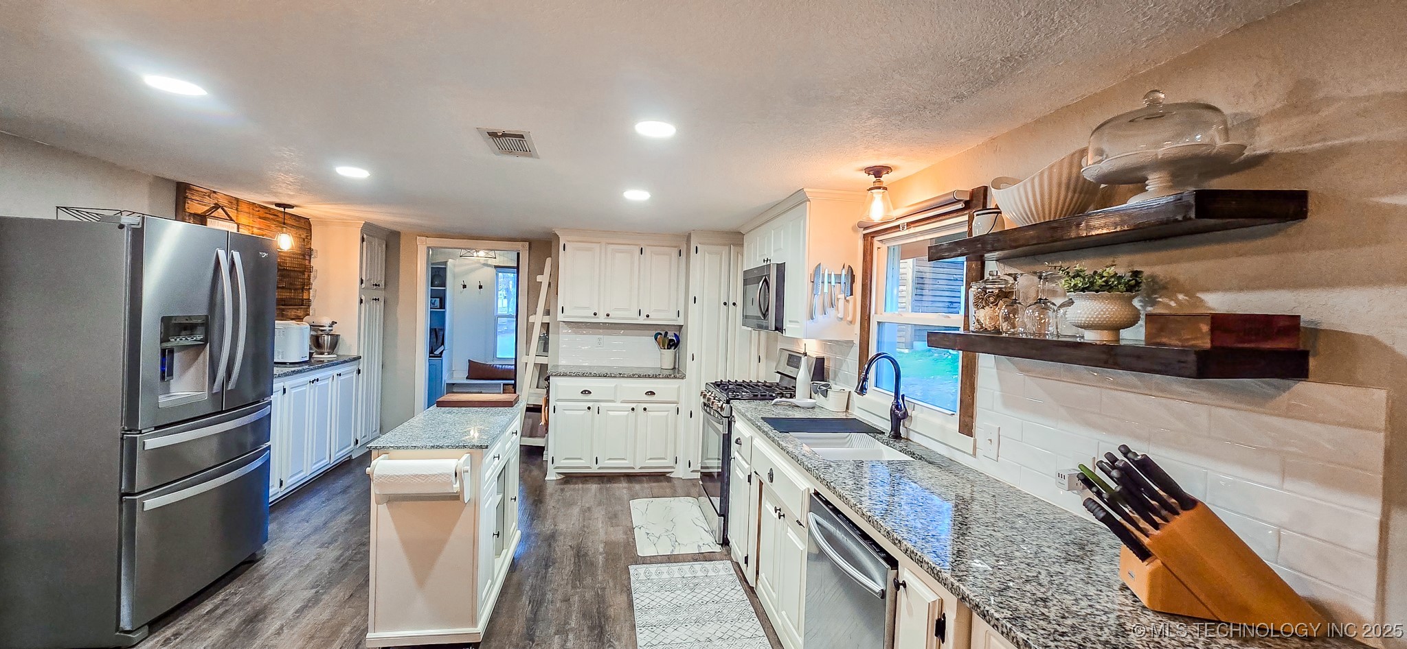 115988 S 4302 Road Property Photo 13