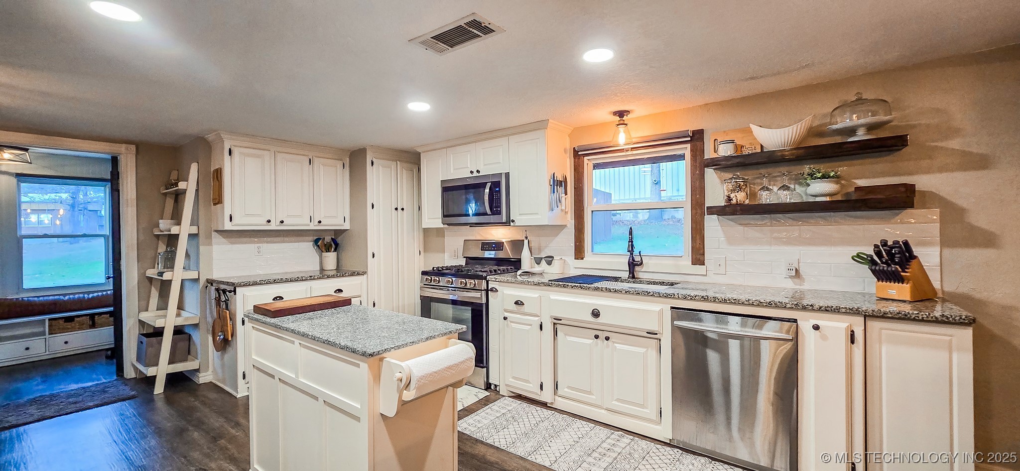 115988 S 4302 Road Property Photo 22