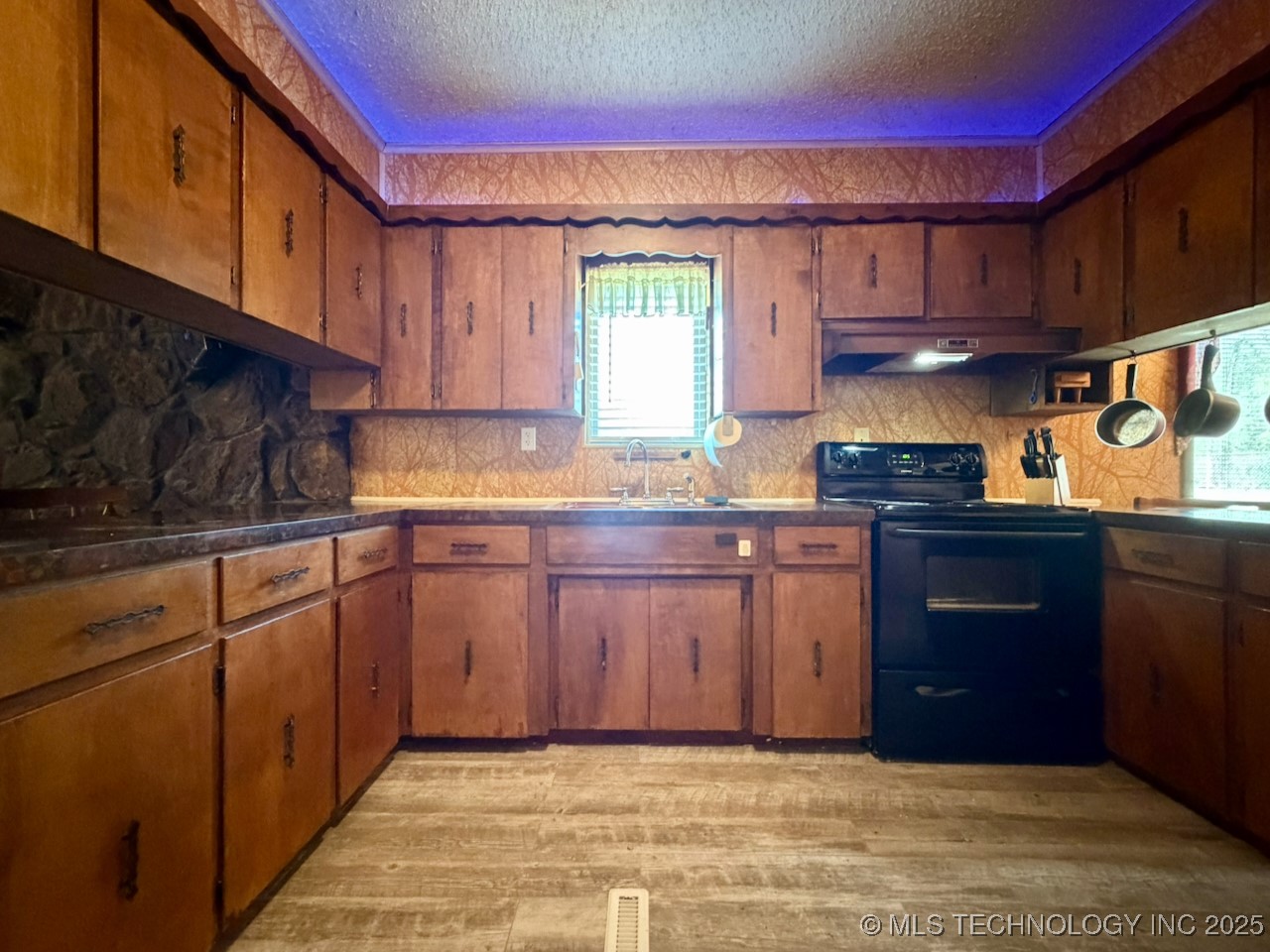 18411 S Lake Region Road Property Photo 14