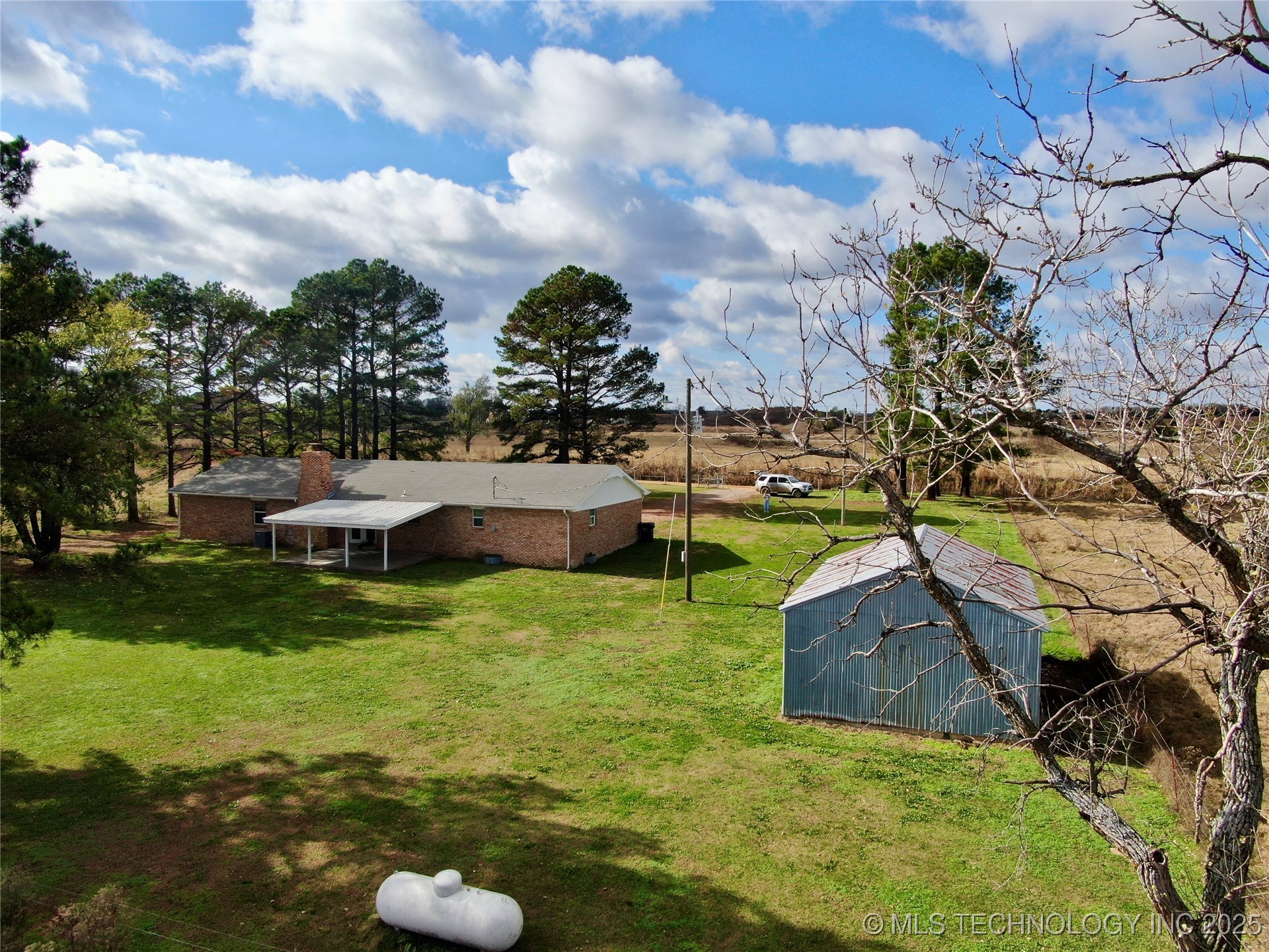 11086 N 368 Road Property Photo 7