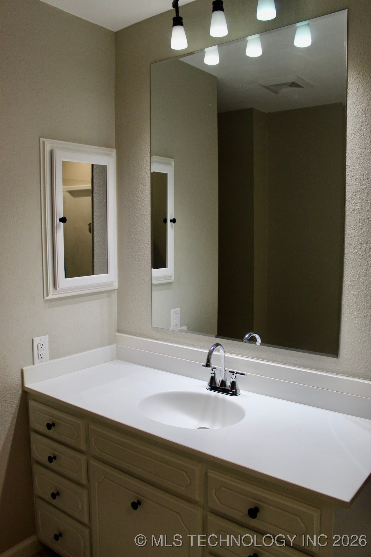 11086 N 368 Road Property Photo 26