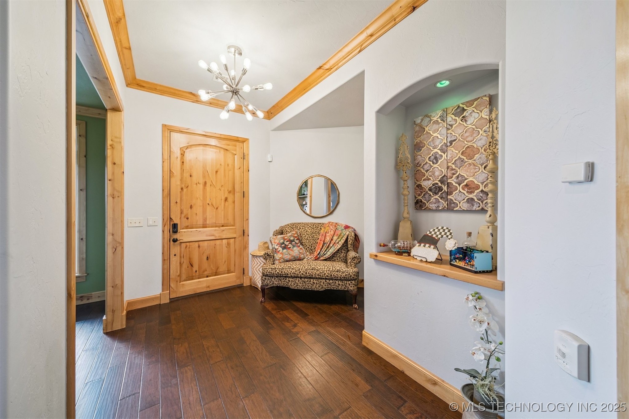 904 W 9th Street Property Photo 4