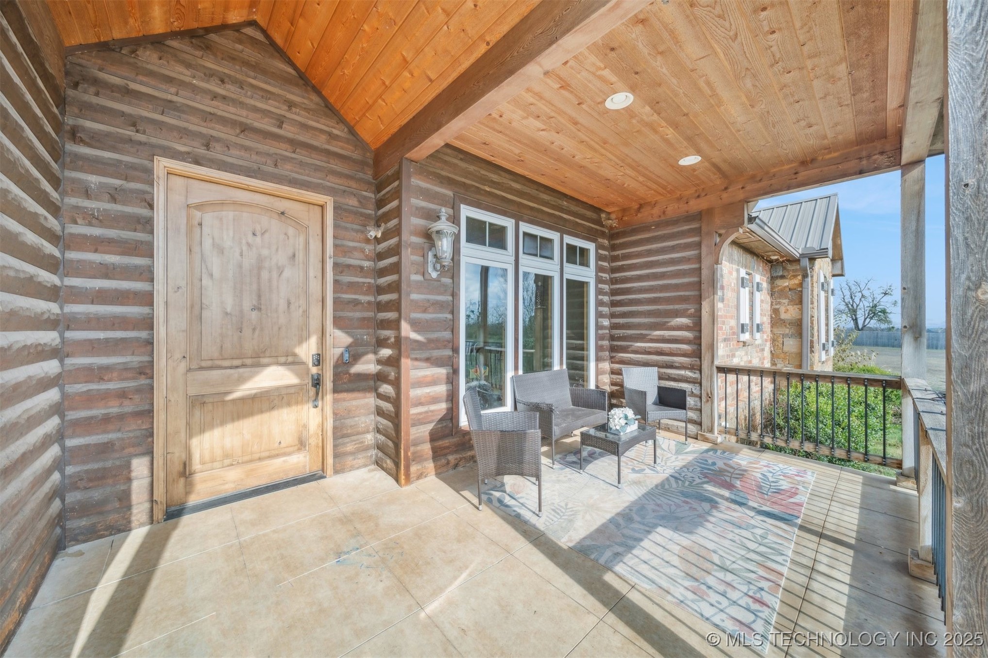 904 W 9th Street Property Photo 5