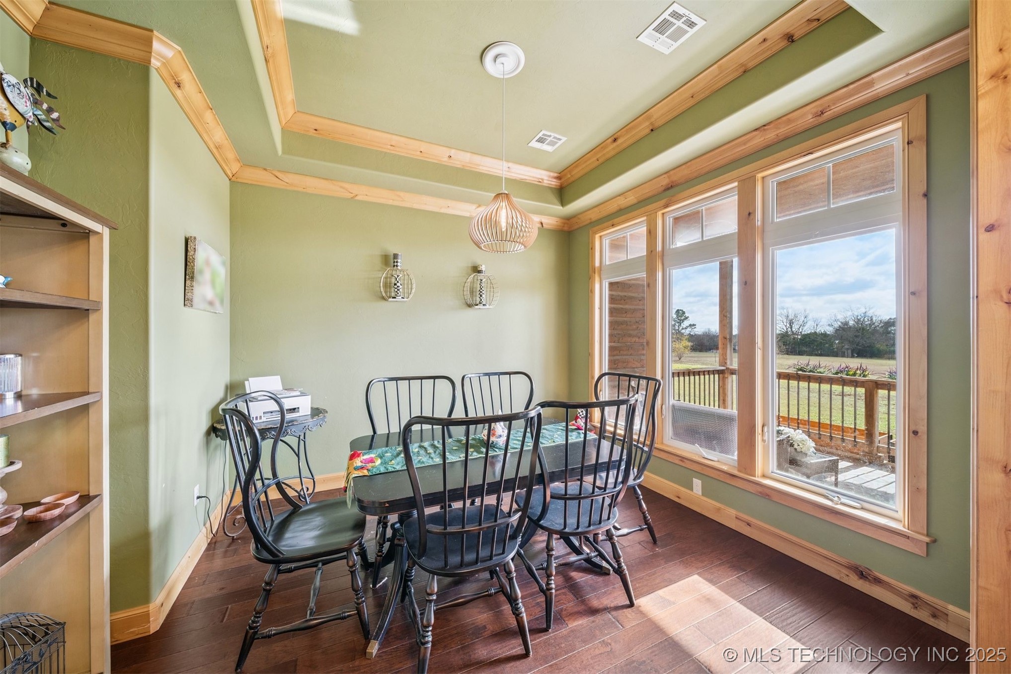 904 W 9th Street Property Photo 6