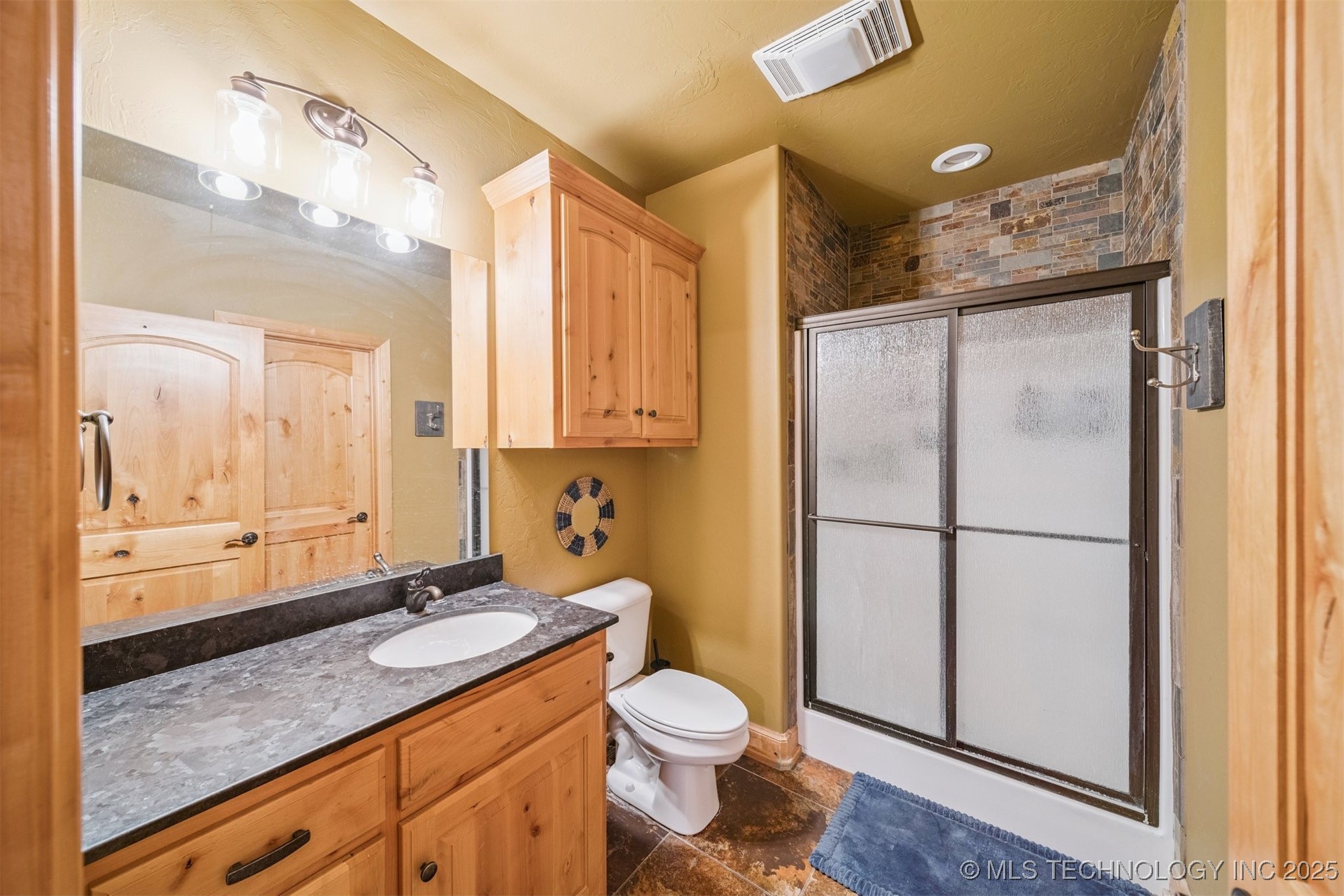 904 W 9th Street Property Photo 21