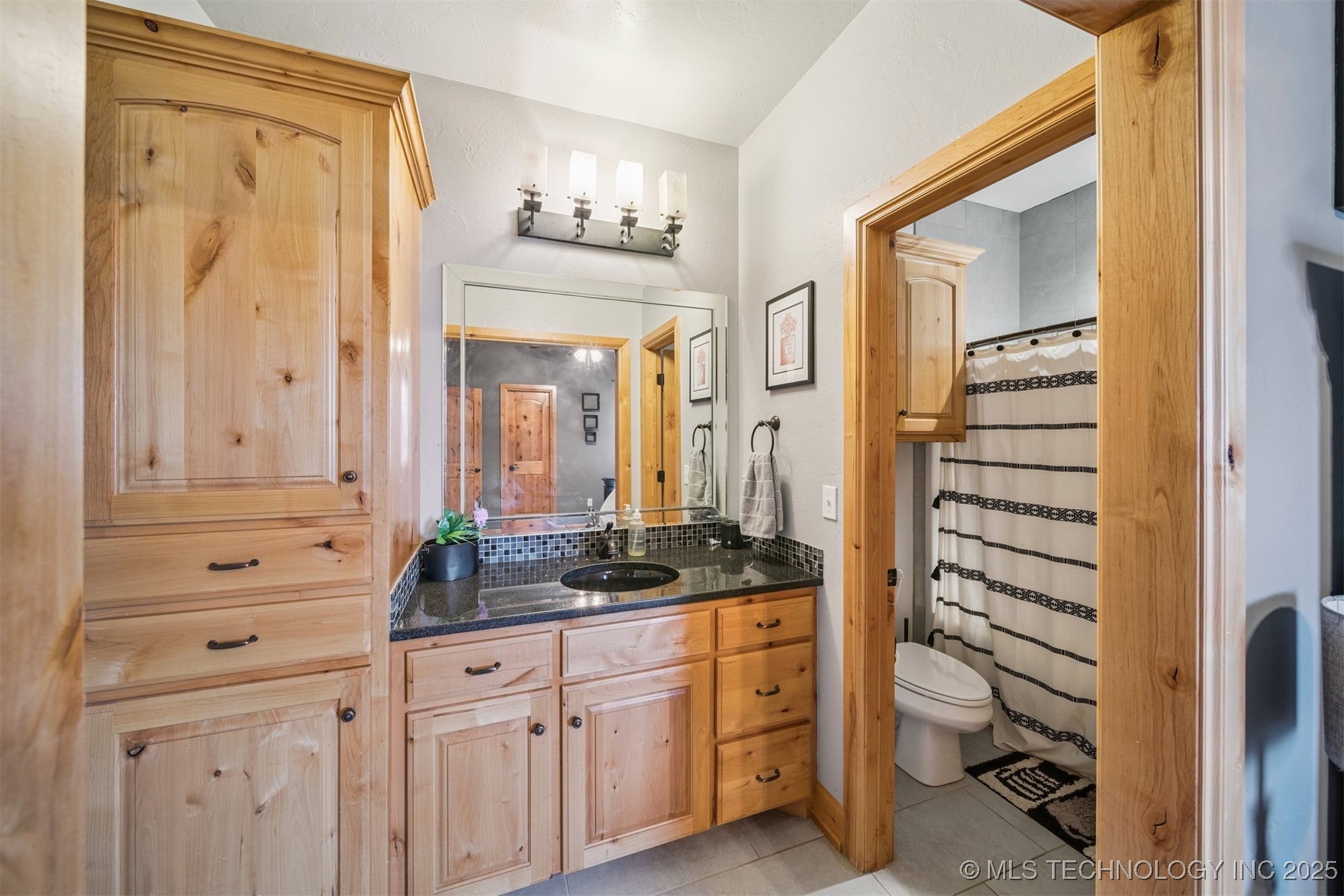 904 W 9th Street Property Photo 23