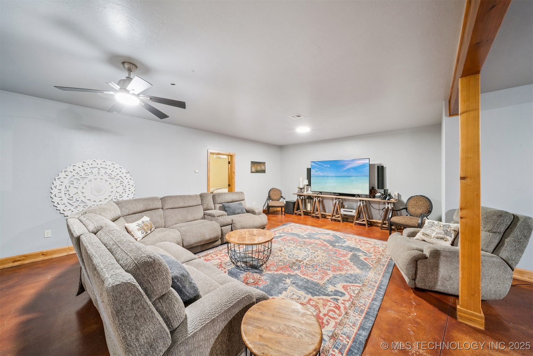 904 W 9th Street Property Photo 25