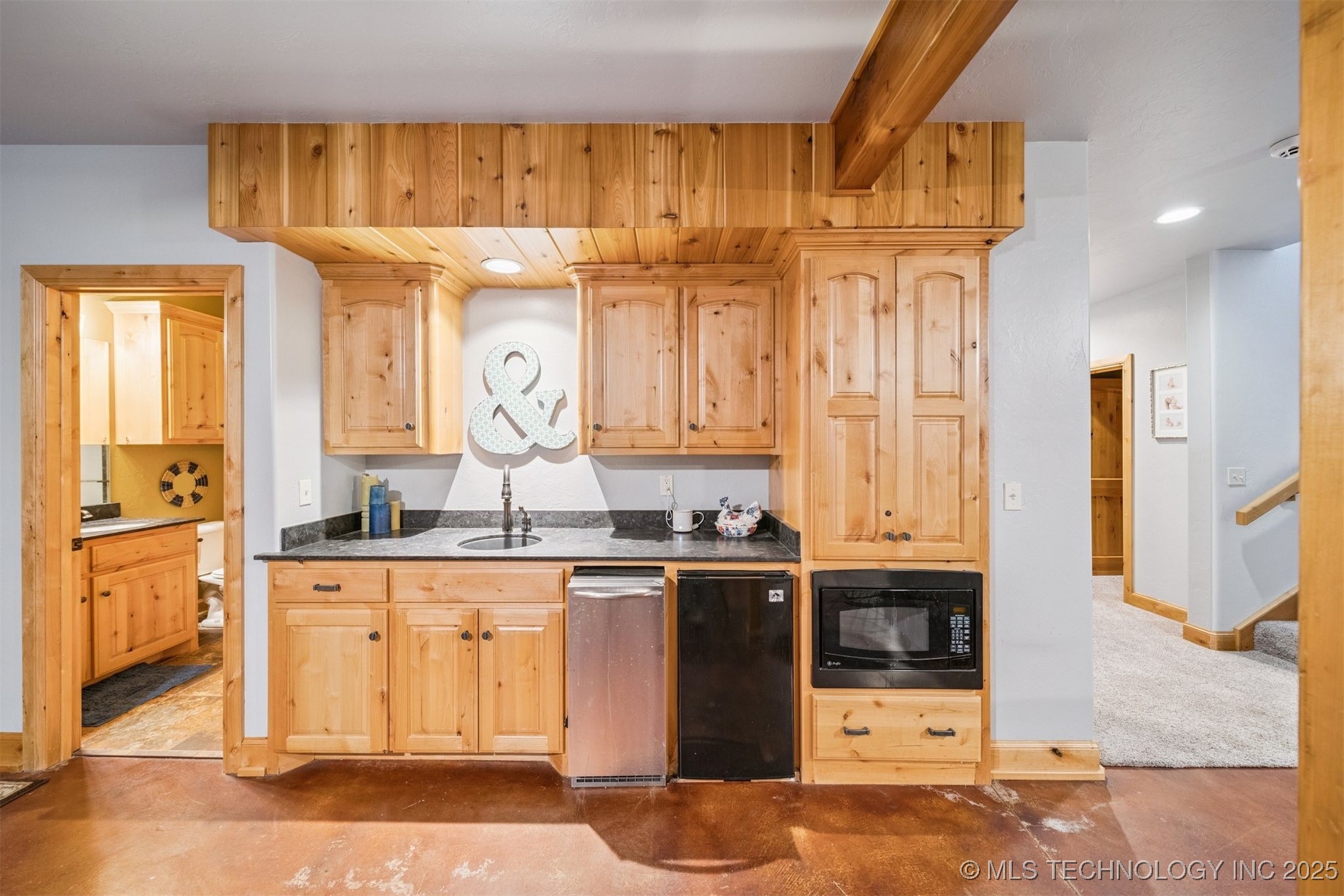 904 W 9th Street Property Photo 26