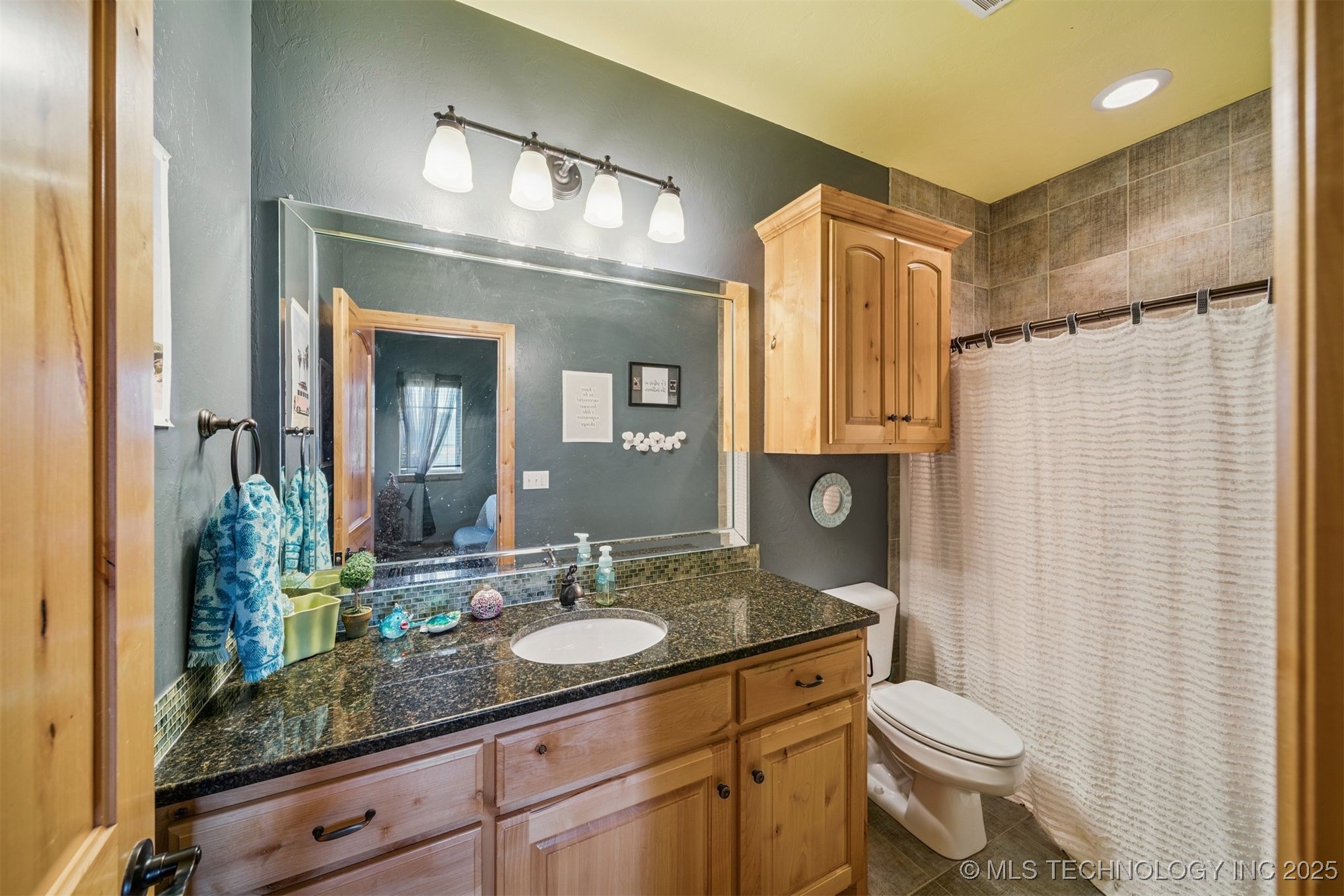 904 W 9th Street Property Photo 29