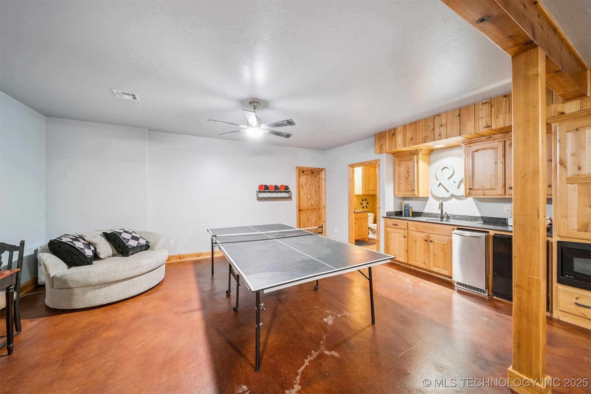 904 W 9th Street Property Photo 32