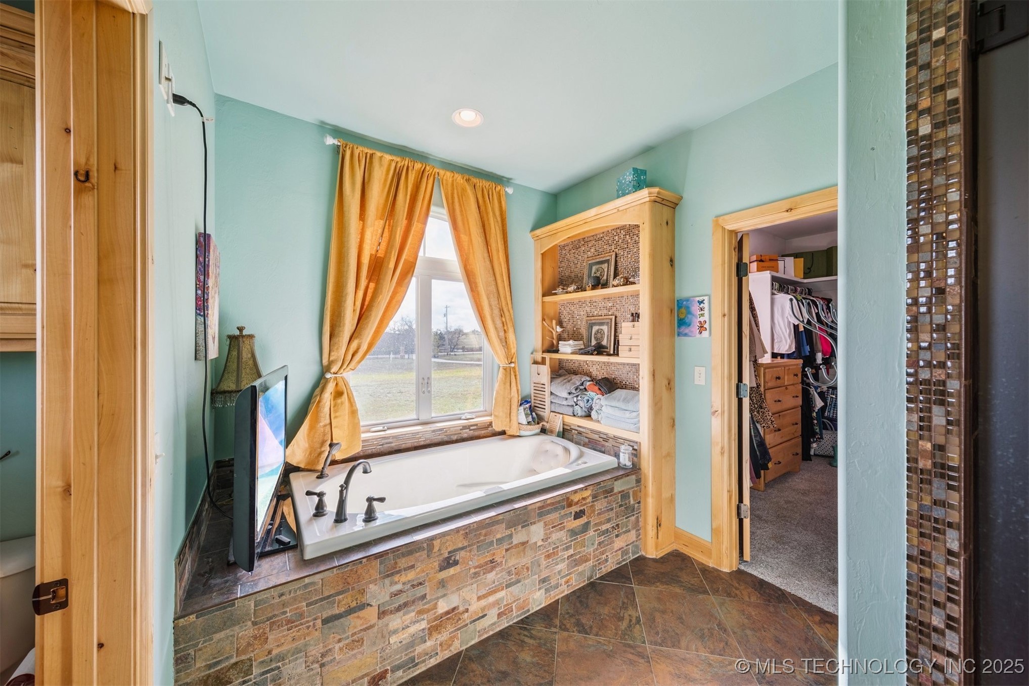 904 W 9th Street Property Photo 37