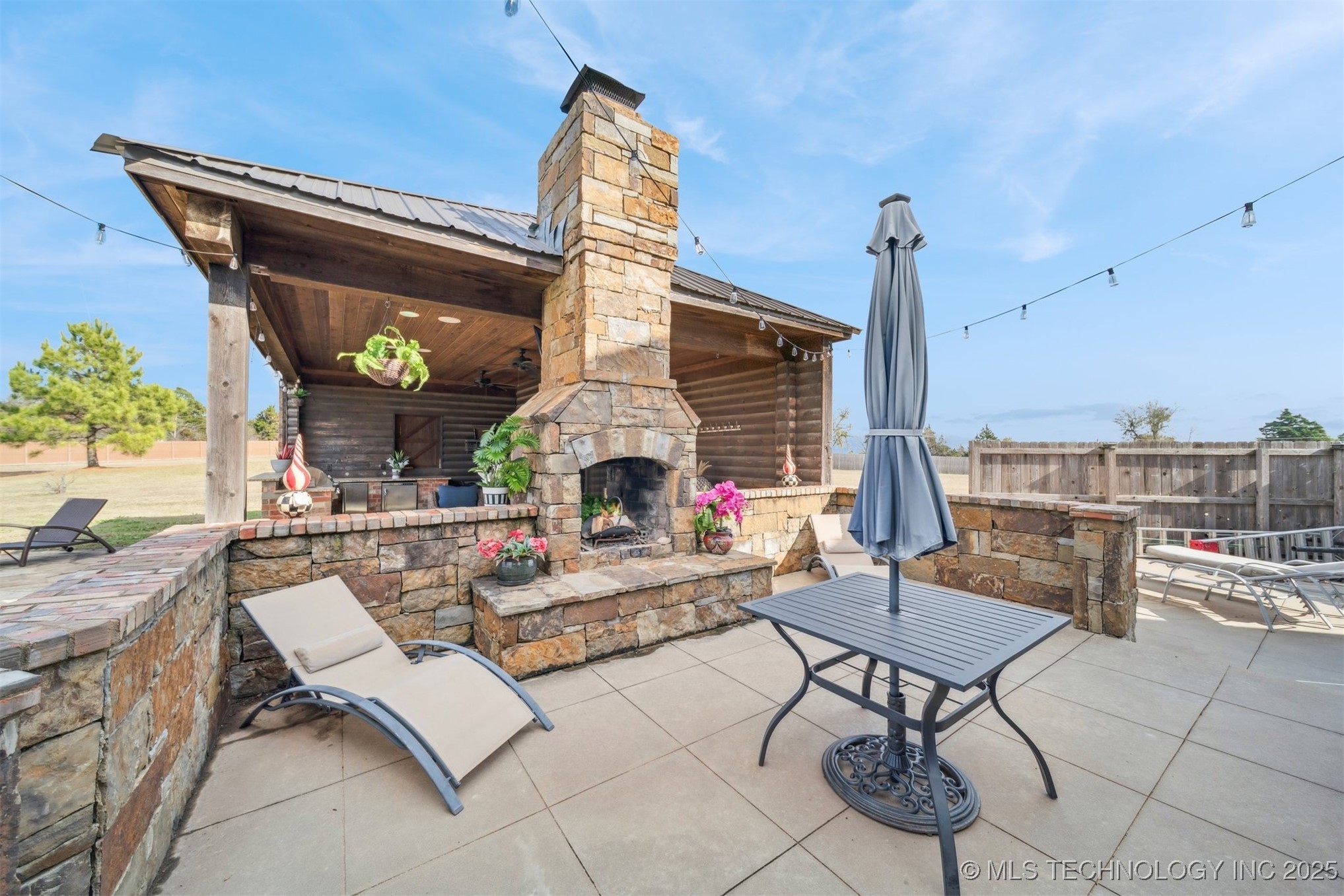 904 W 9th Street Property Photo 53