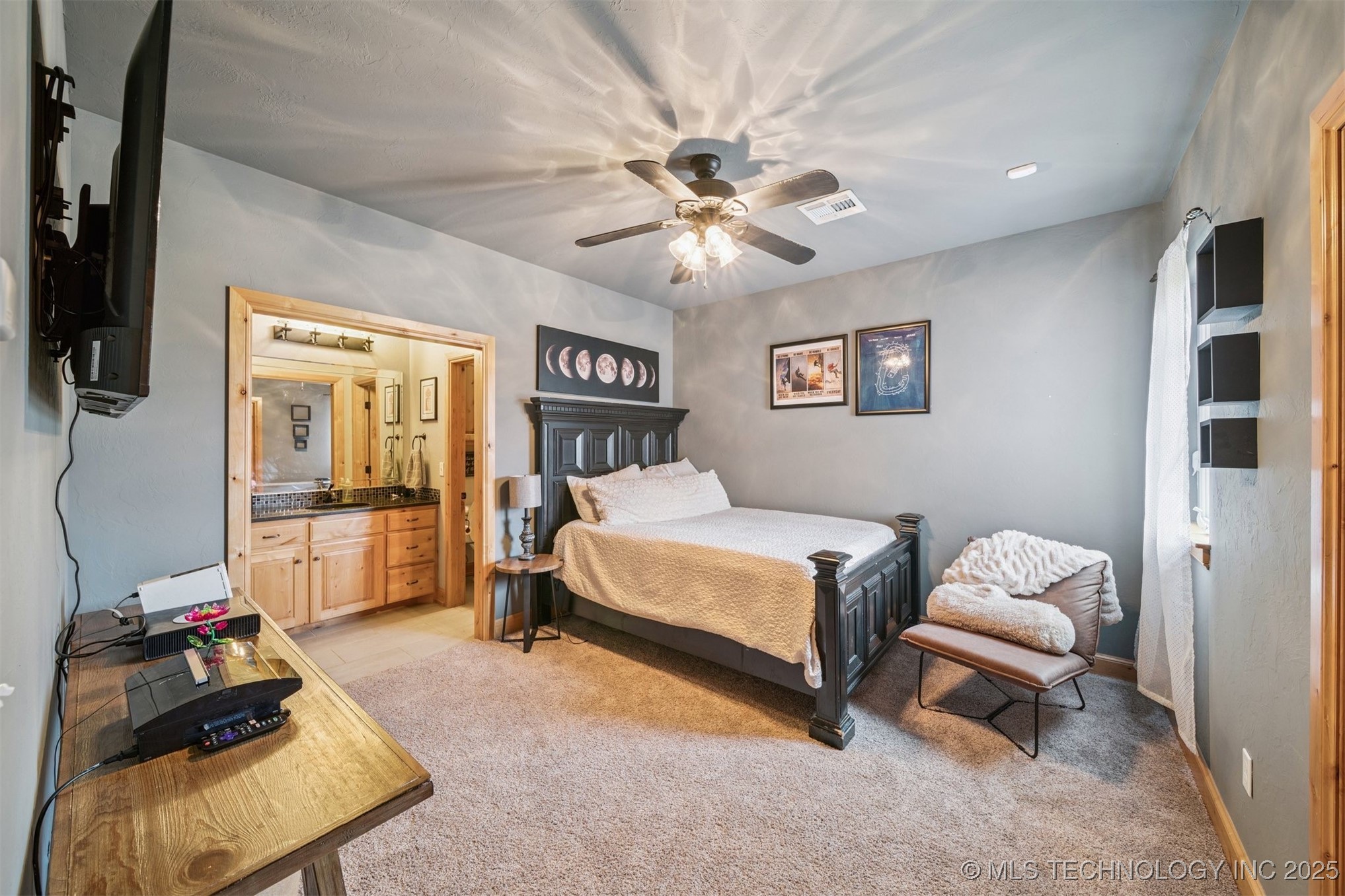 904 W 9th Street Property Photo 56