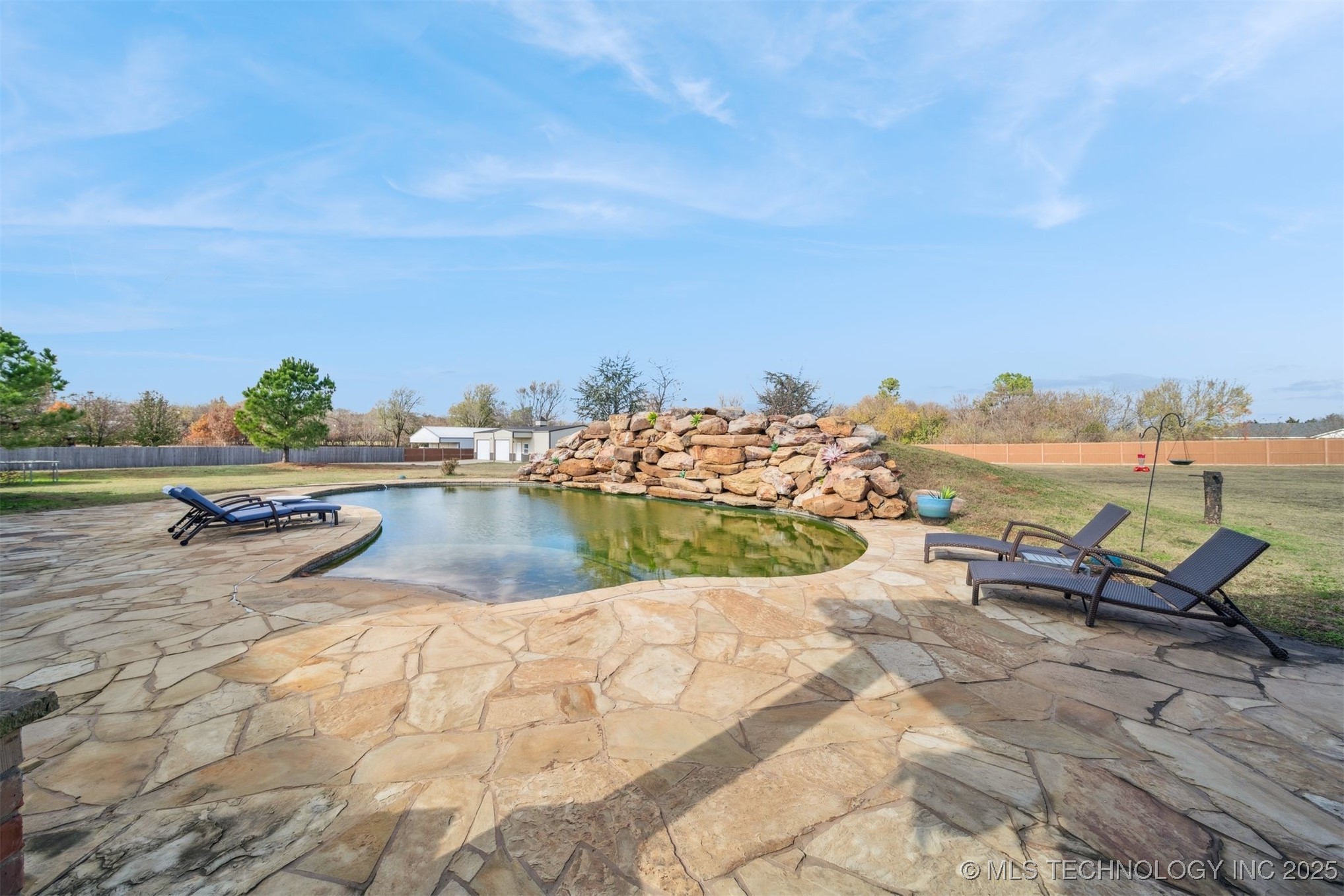 904 W 9th Street Property Photo 57