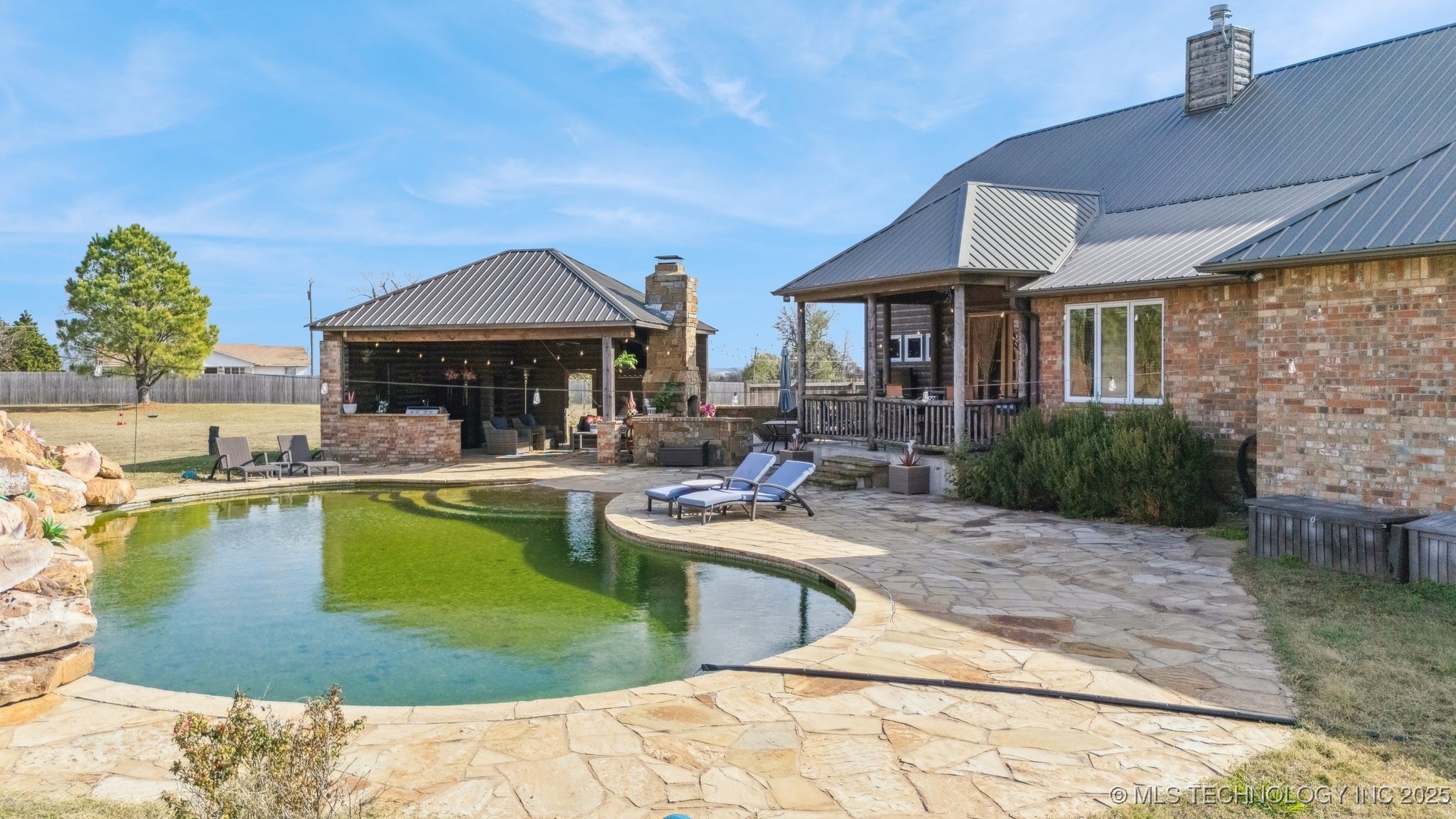 904 W 9th Street Property Photo 58