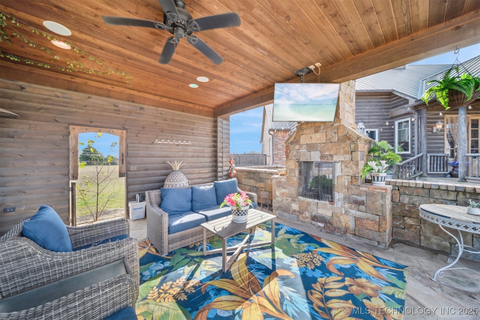 904 W 9th Street Property Photo 60