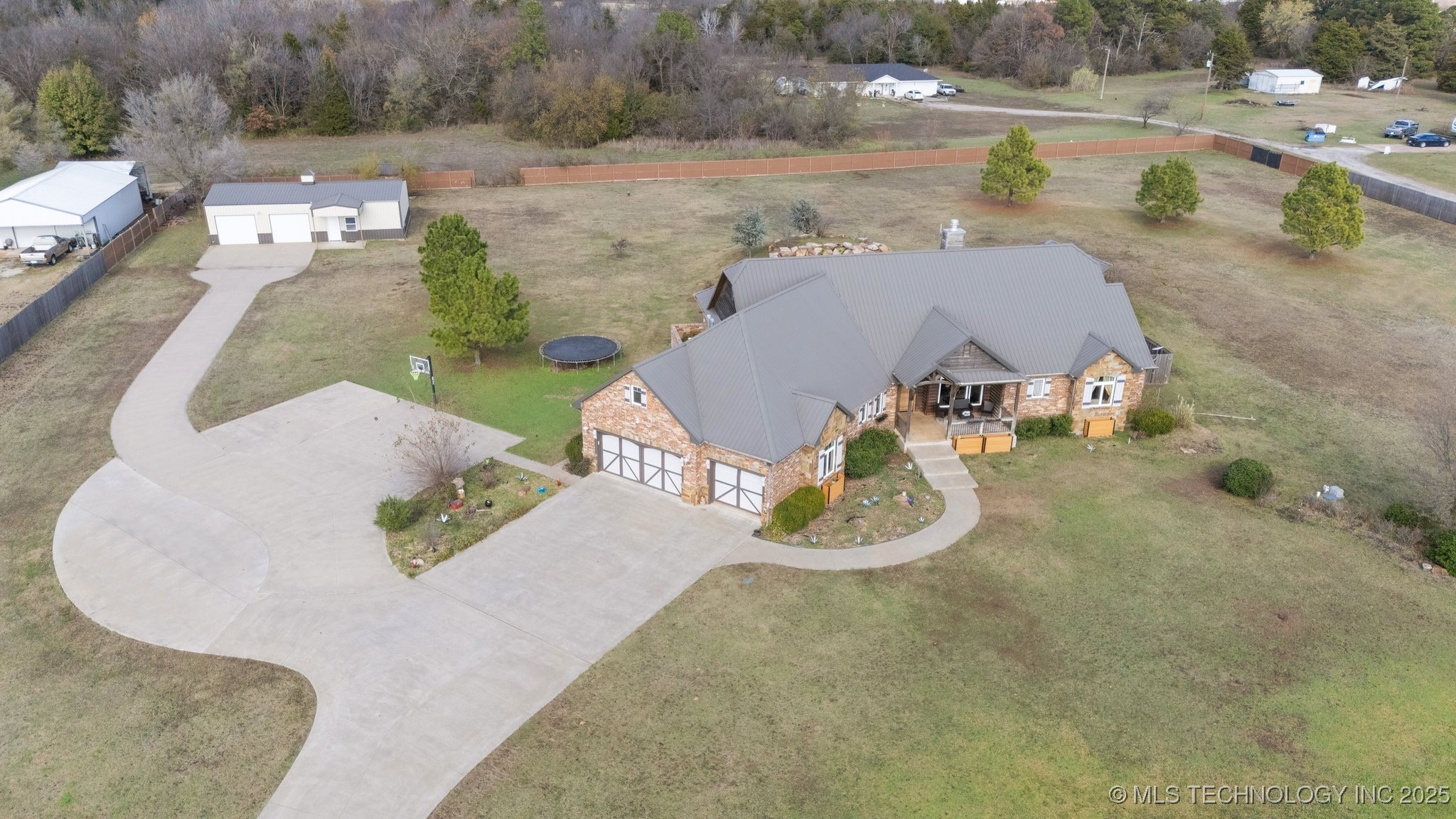 904 W 9th Street Property Photo 63