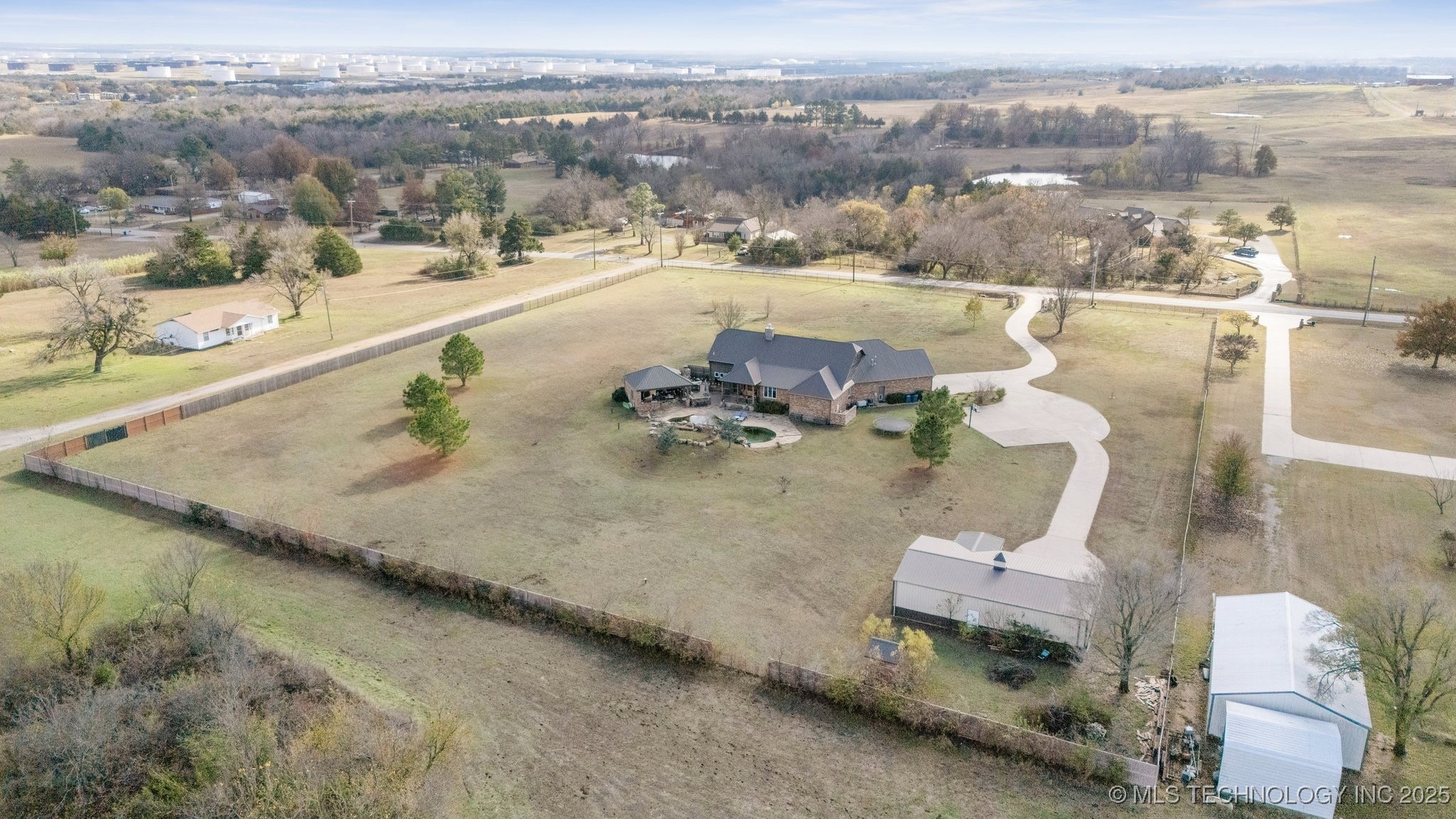 904 W 9th Street Property Photo 68