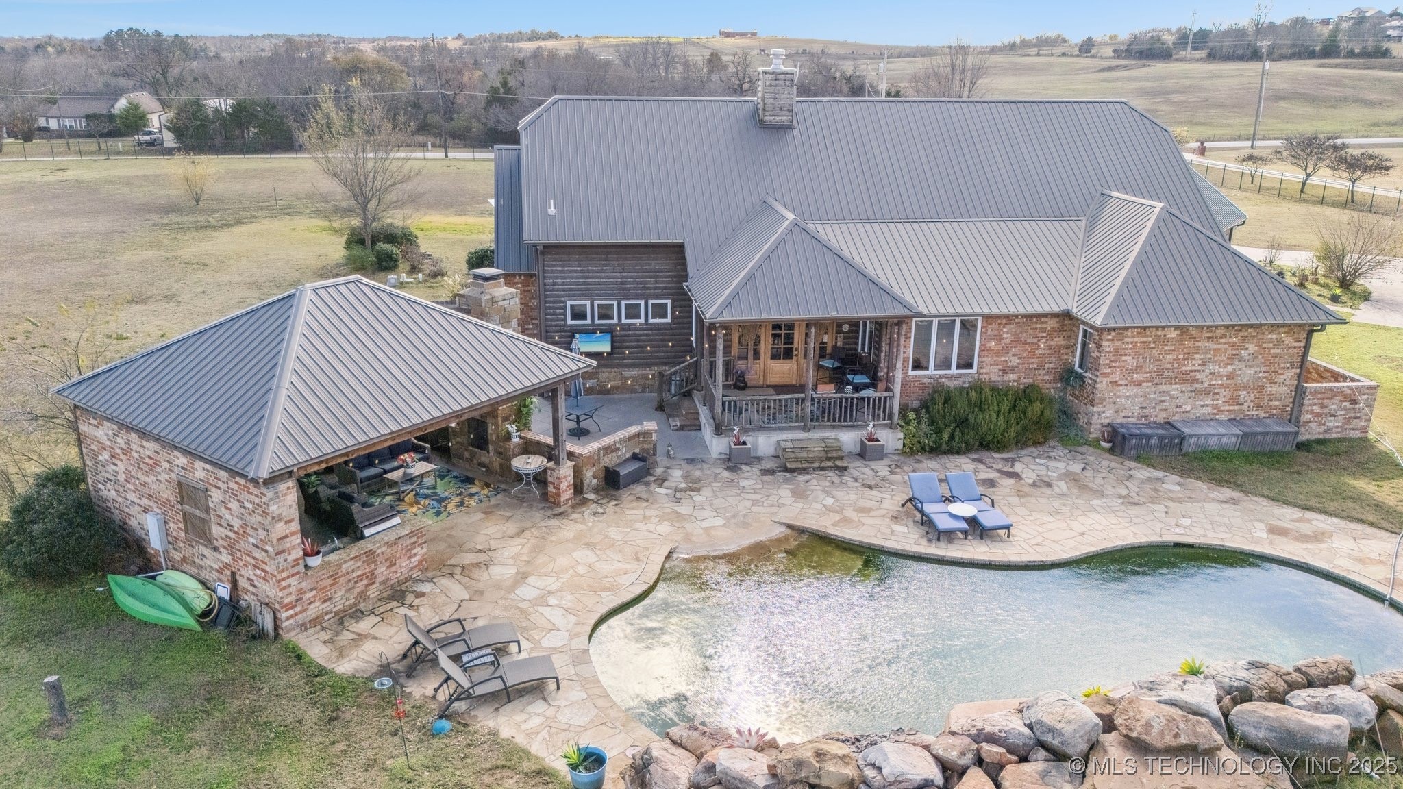 904 W 9th Street Property Photo 71