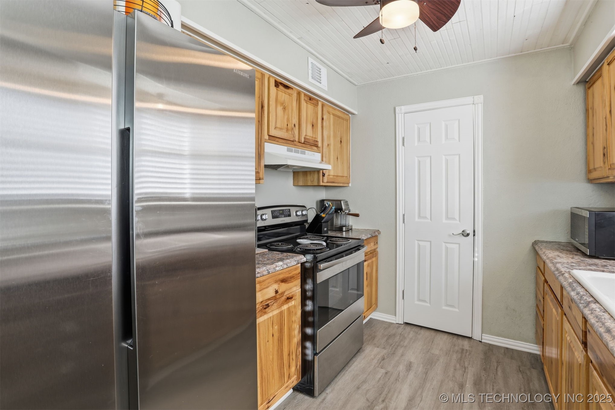 920 Washington Avenue Property Photo 15