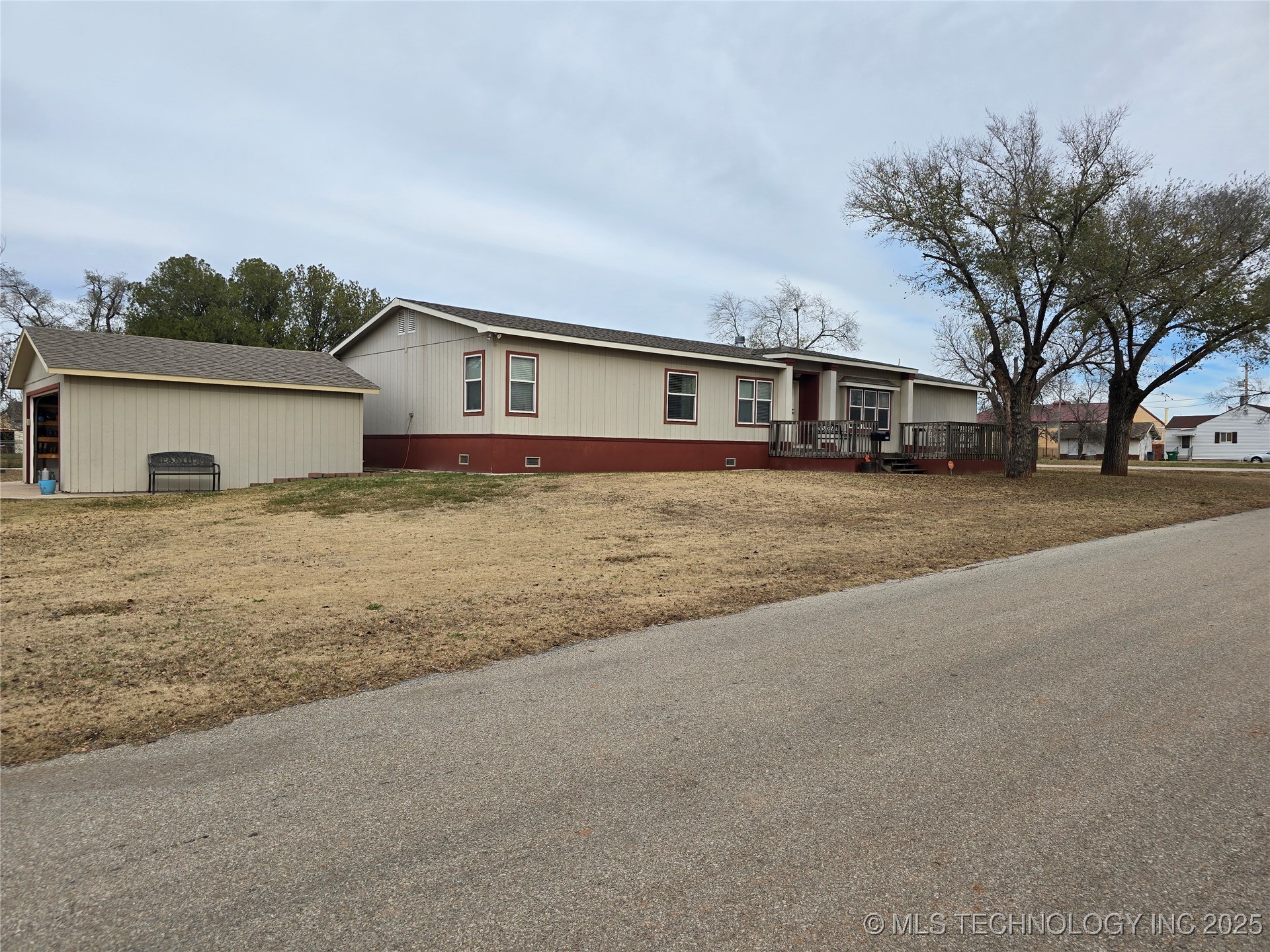 306 W Oklahoma Property Photo 2
