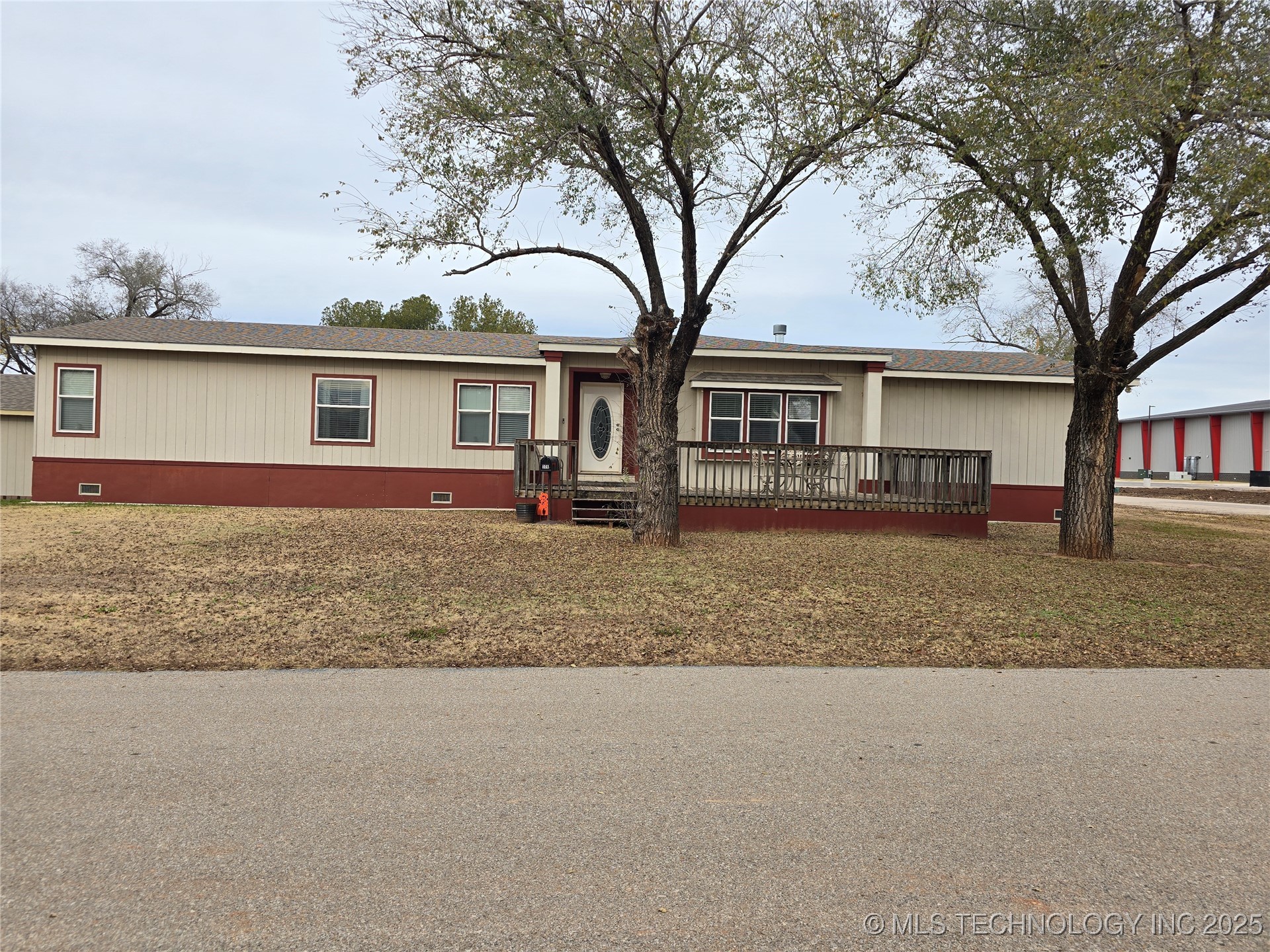 306 W Oklahoma Property Photo 3