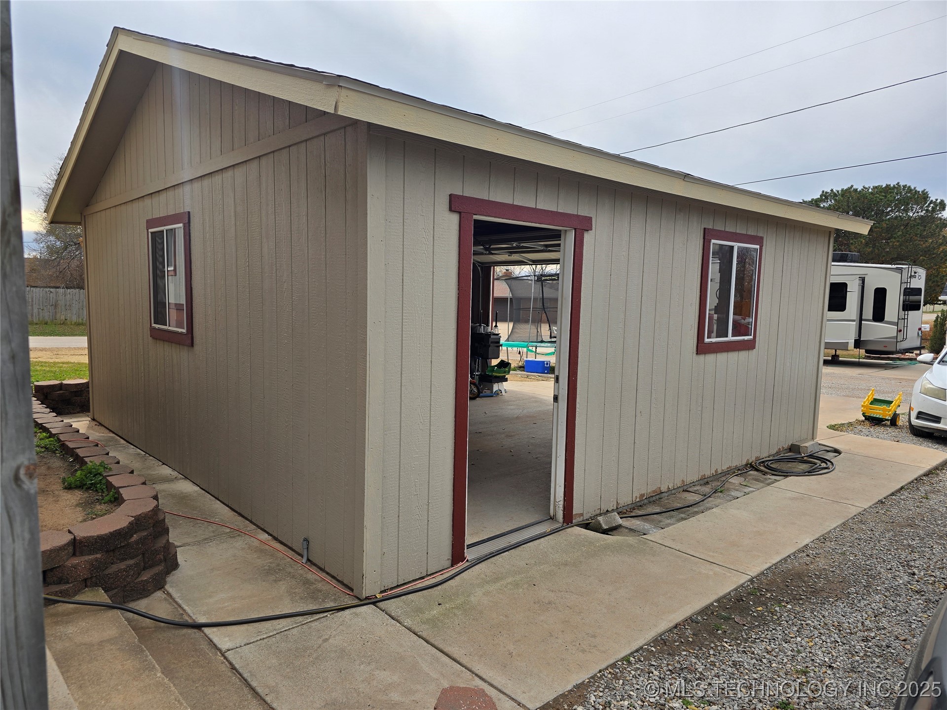 306 W Oklahoma Property Photo 7