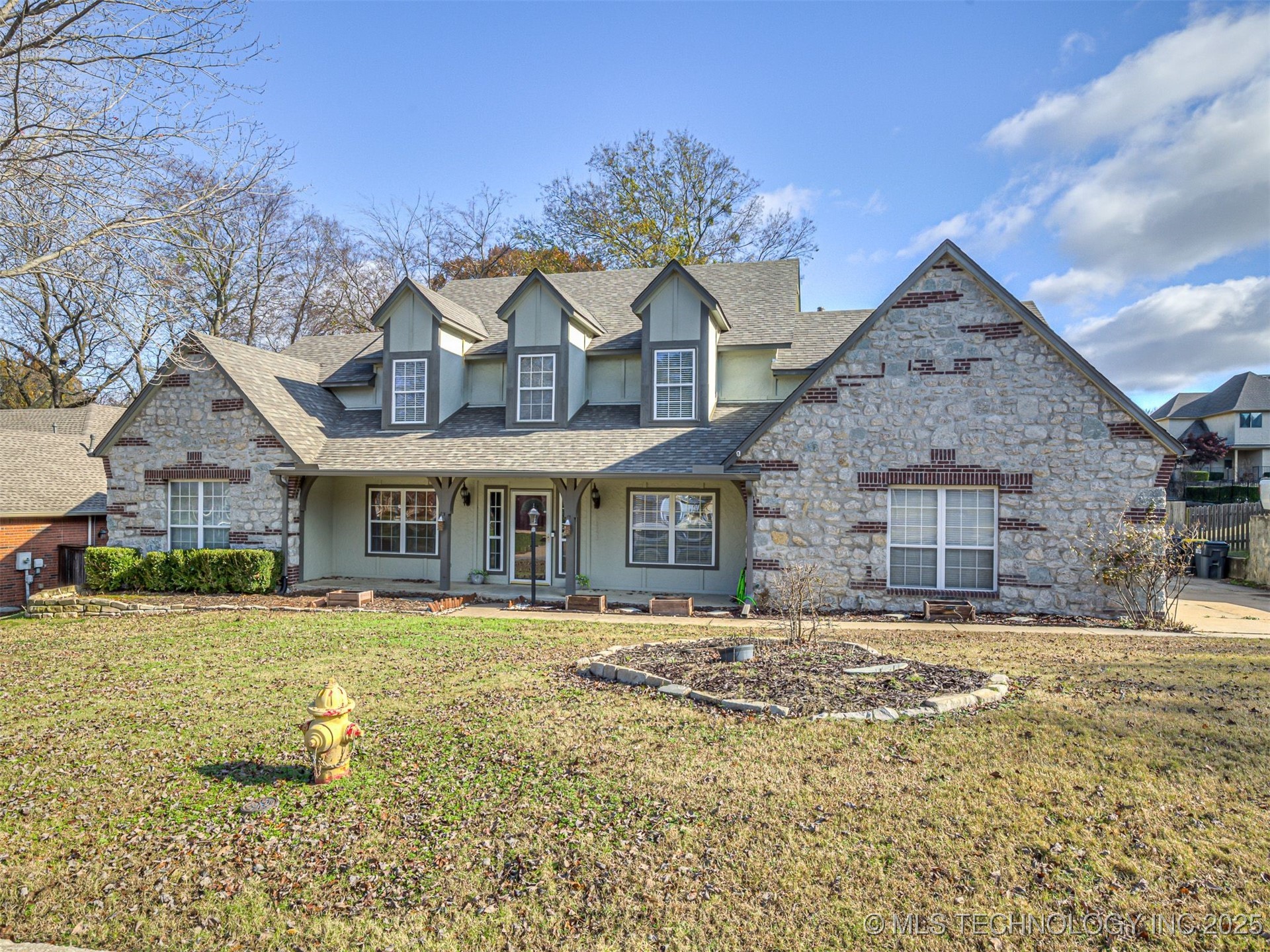 12512 S 18th Circle E Property Photo 5