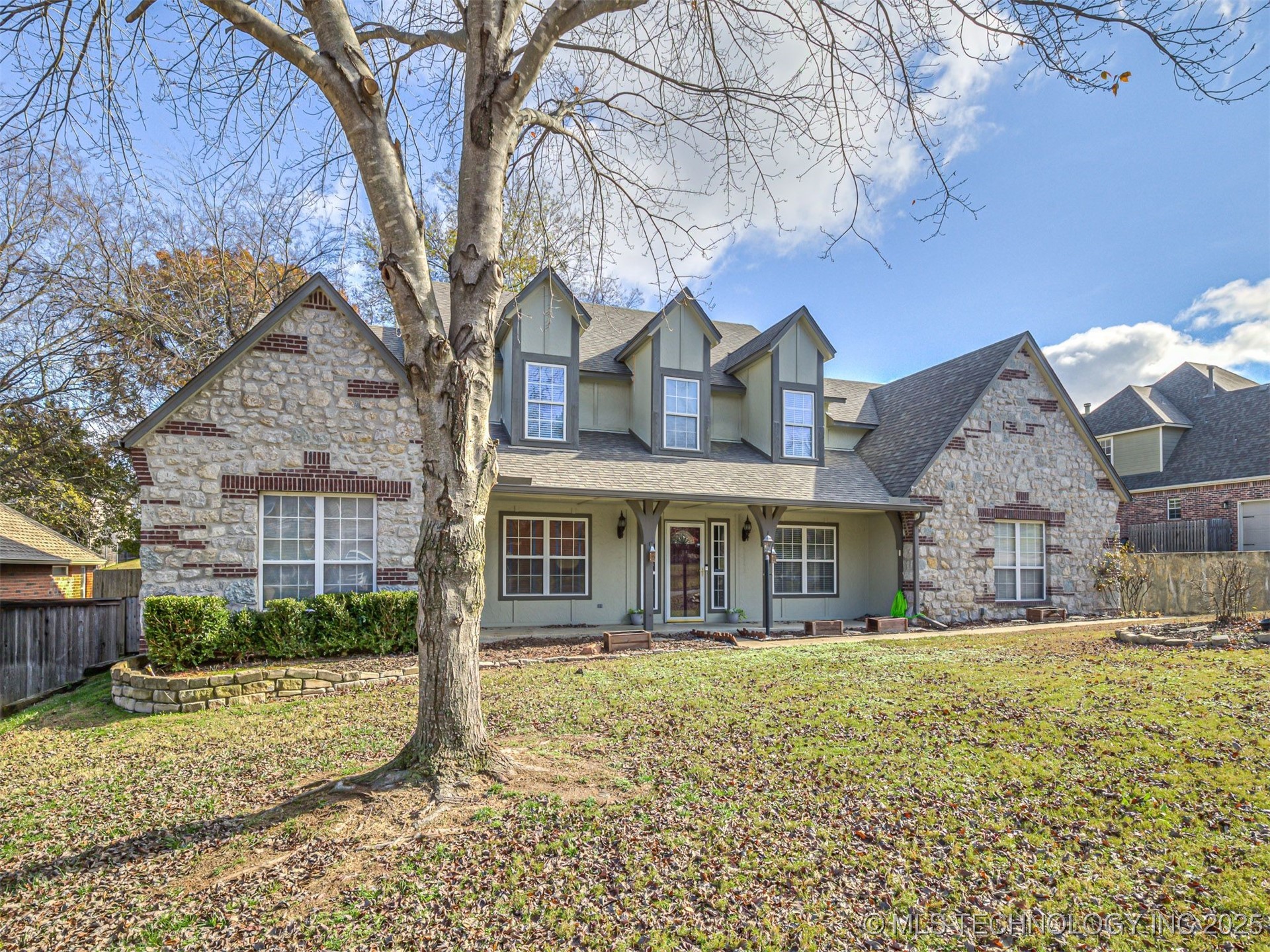 12512 S 18th Circle E Property Photo 7