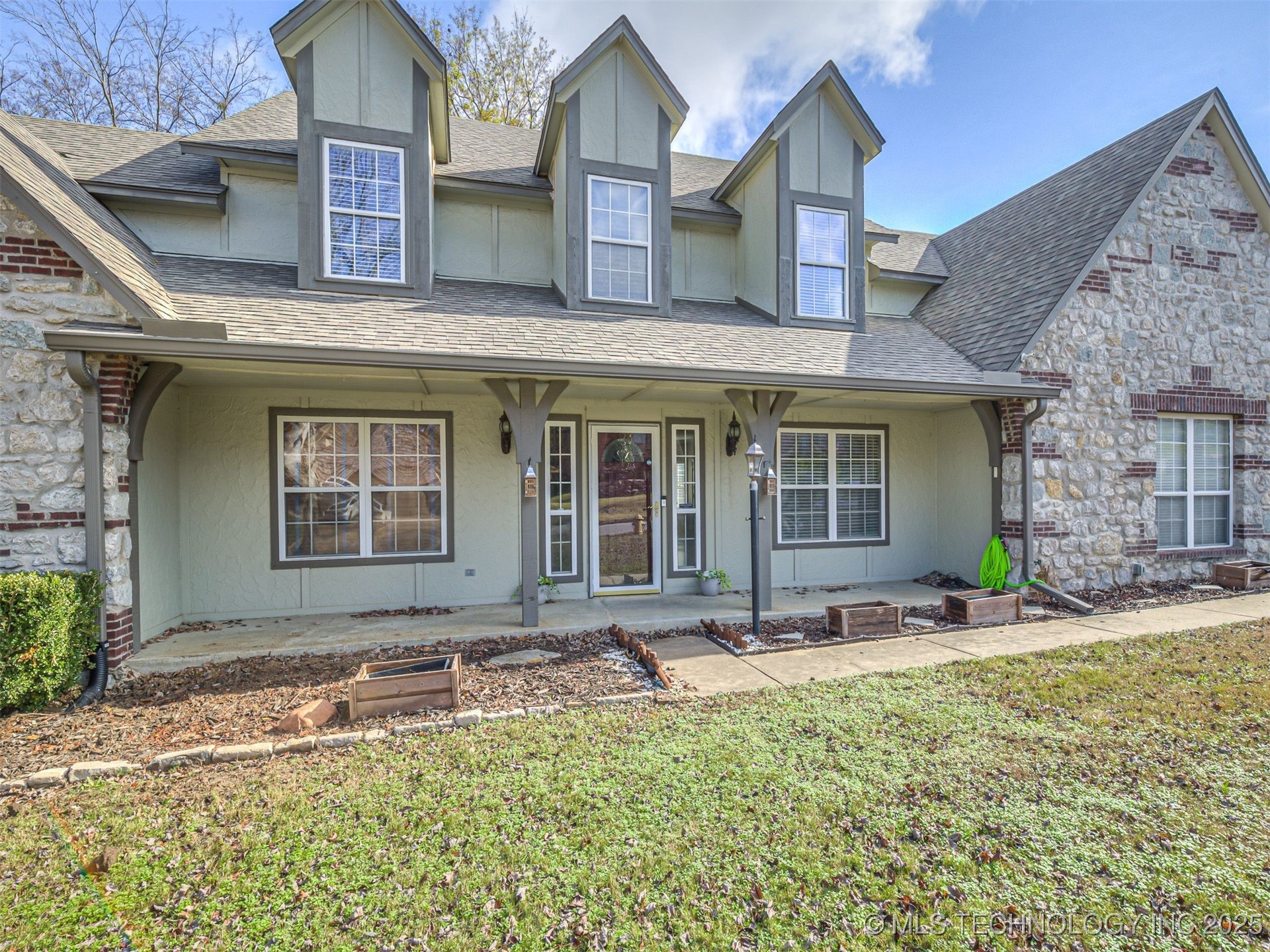 12512 S 18th Circle E Property Photo 8