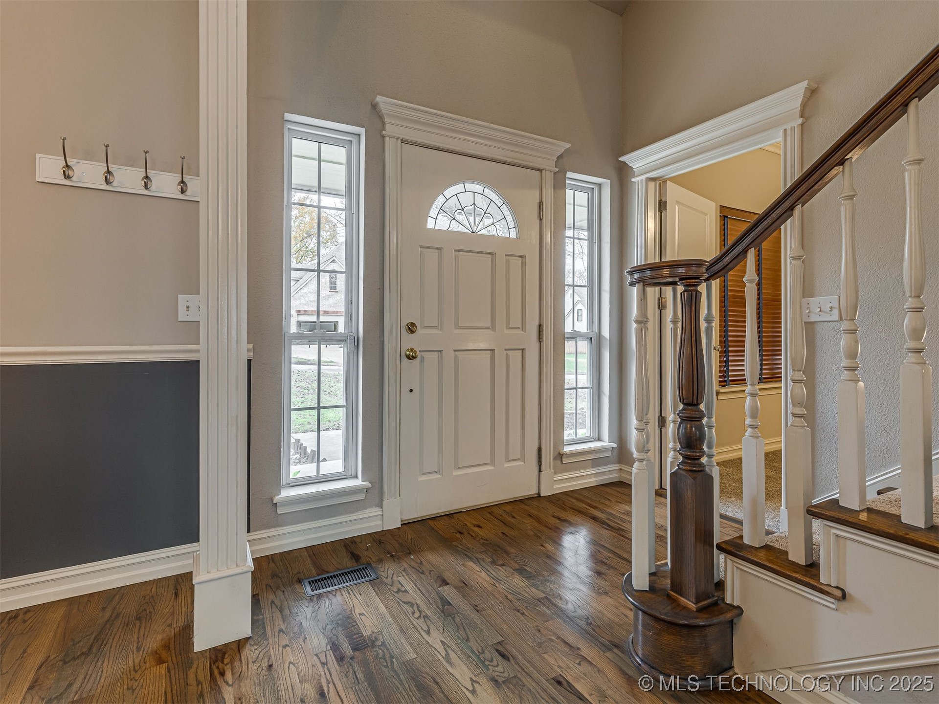 12512 S 18th Circle E Property Photo 10