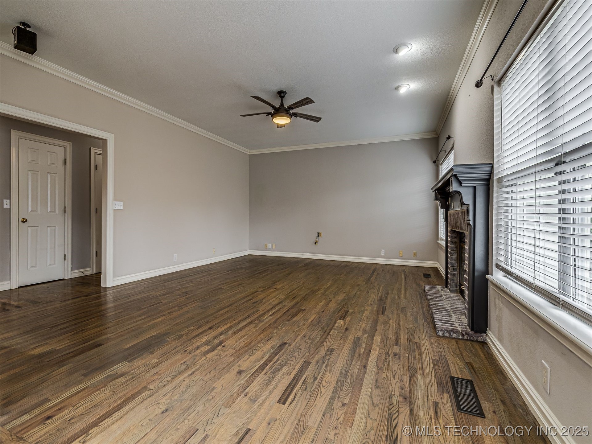 12512 S 18th Circle E Property Photo 17