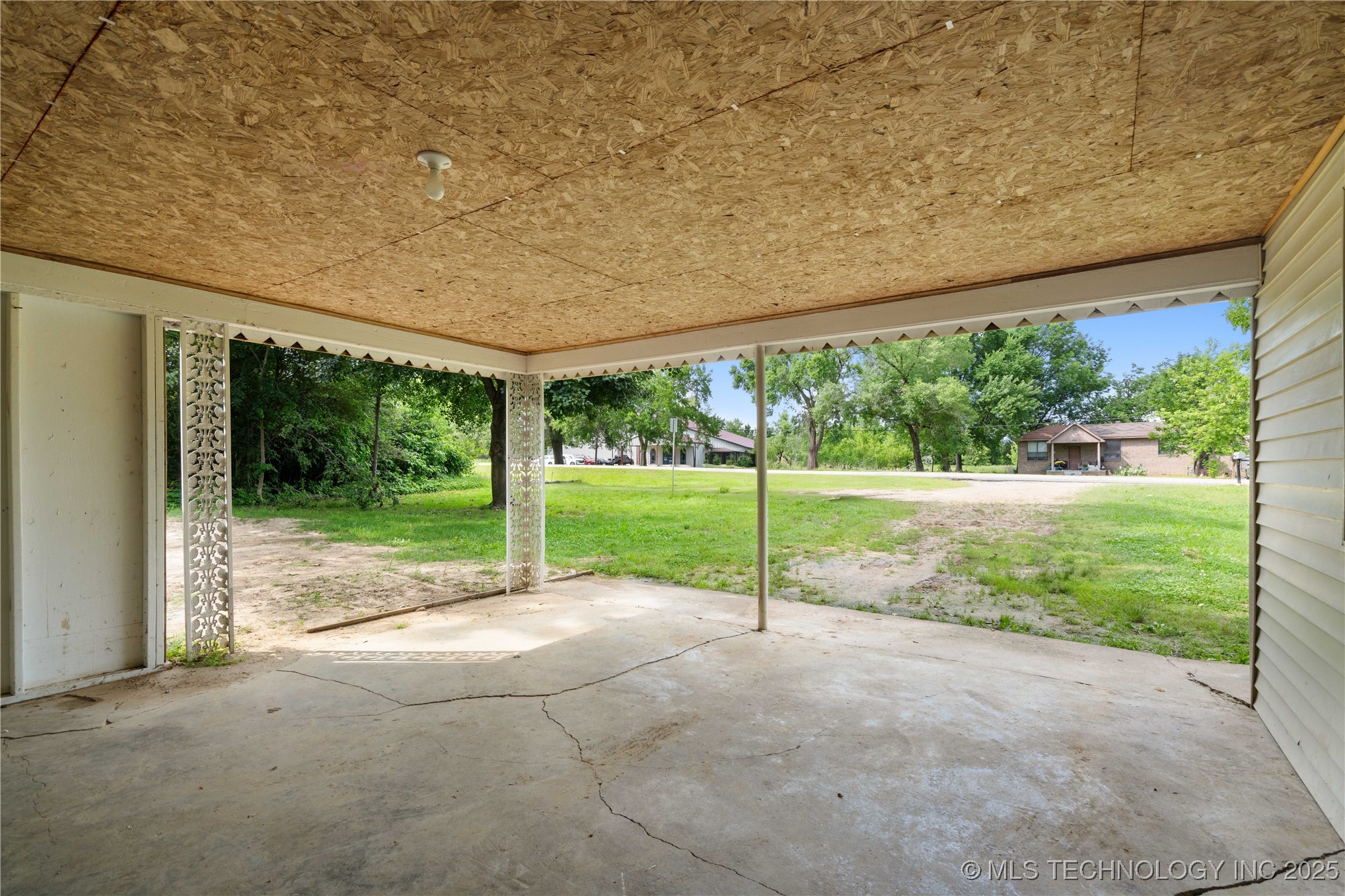 607 E Schley Street Property Photo 12