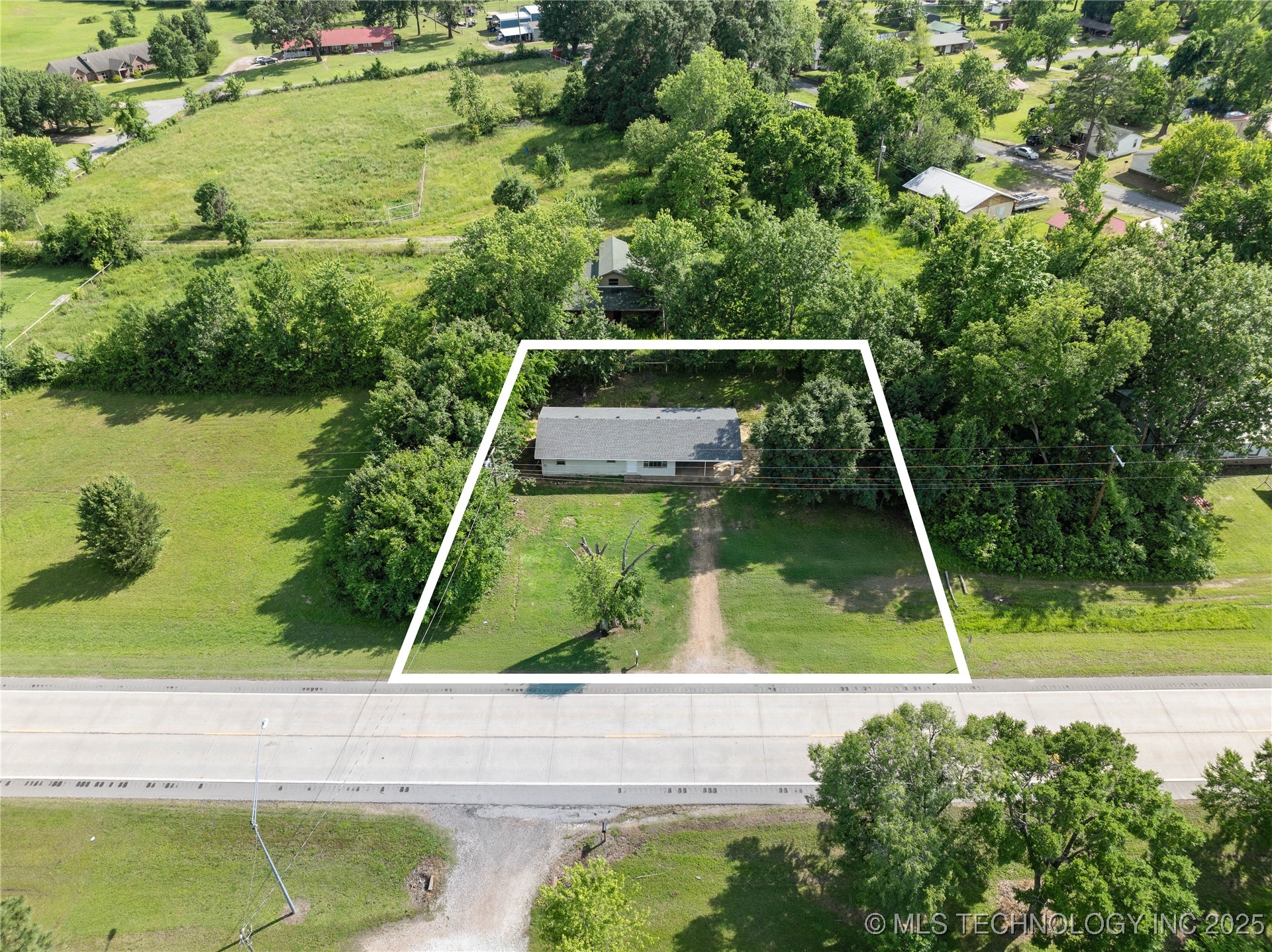 607 E Schley Street Property Photo 18