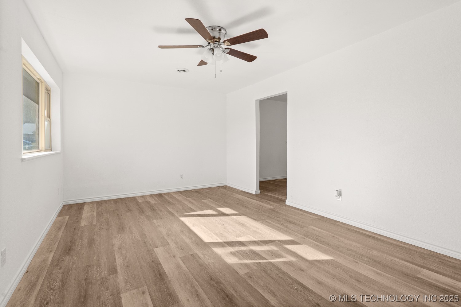 114 Laurel Street Property Photo 3