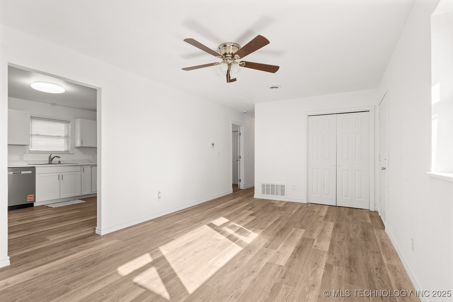 114 Laurel Street Property Photo 5