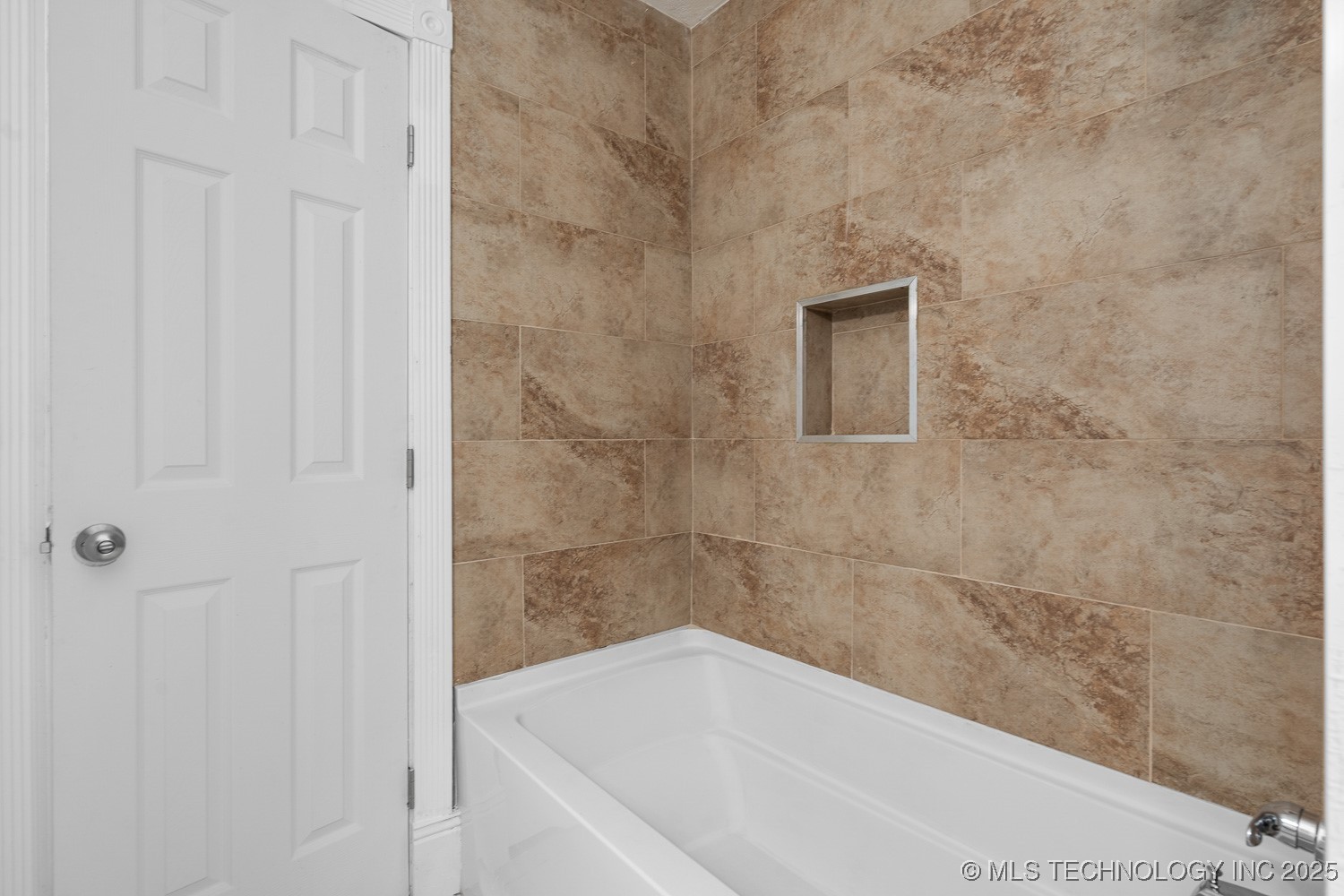 114 Laurel Street Property Photo 16