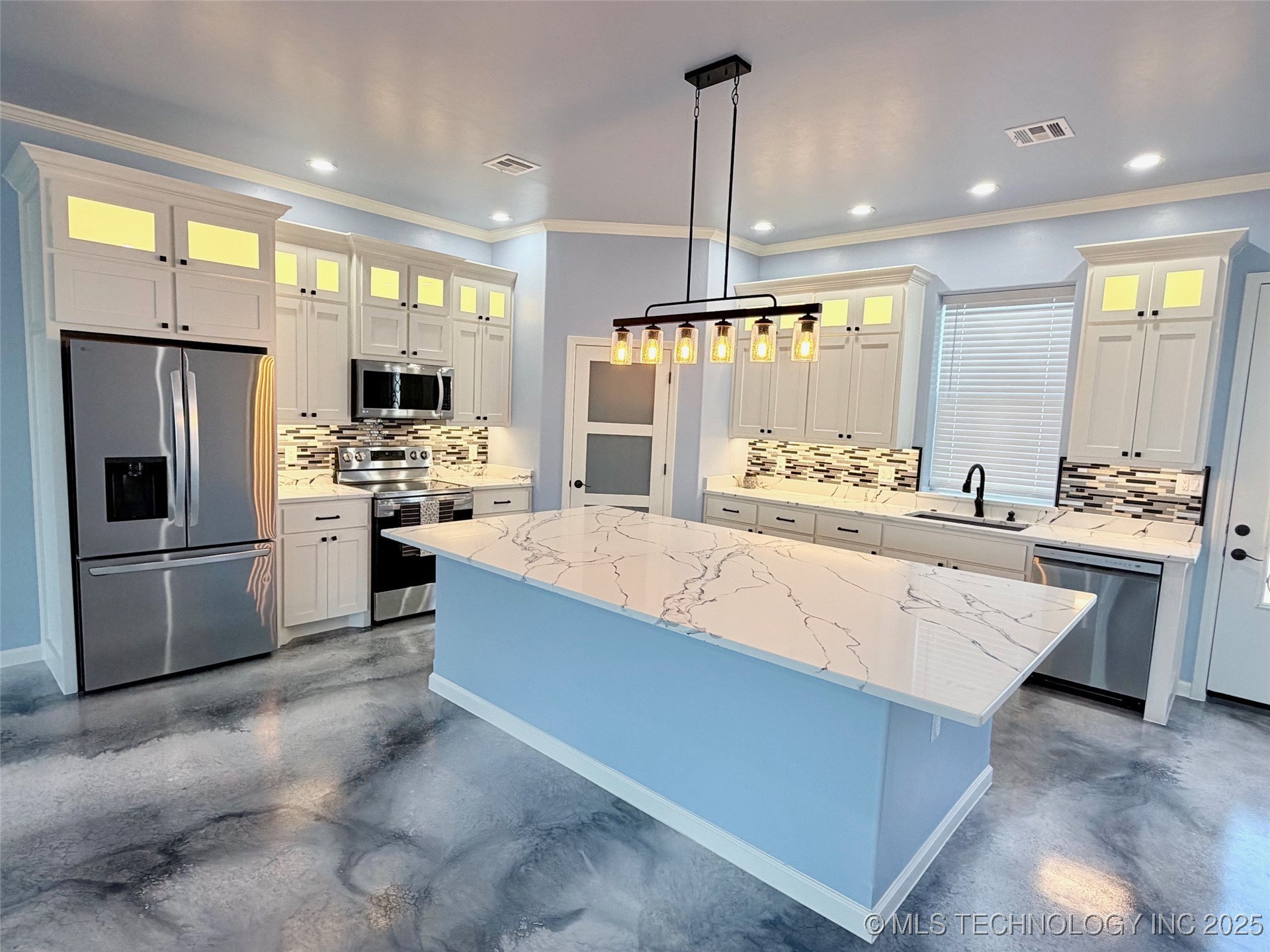 1813 Willow Place Property Photo 6