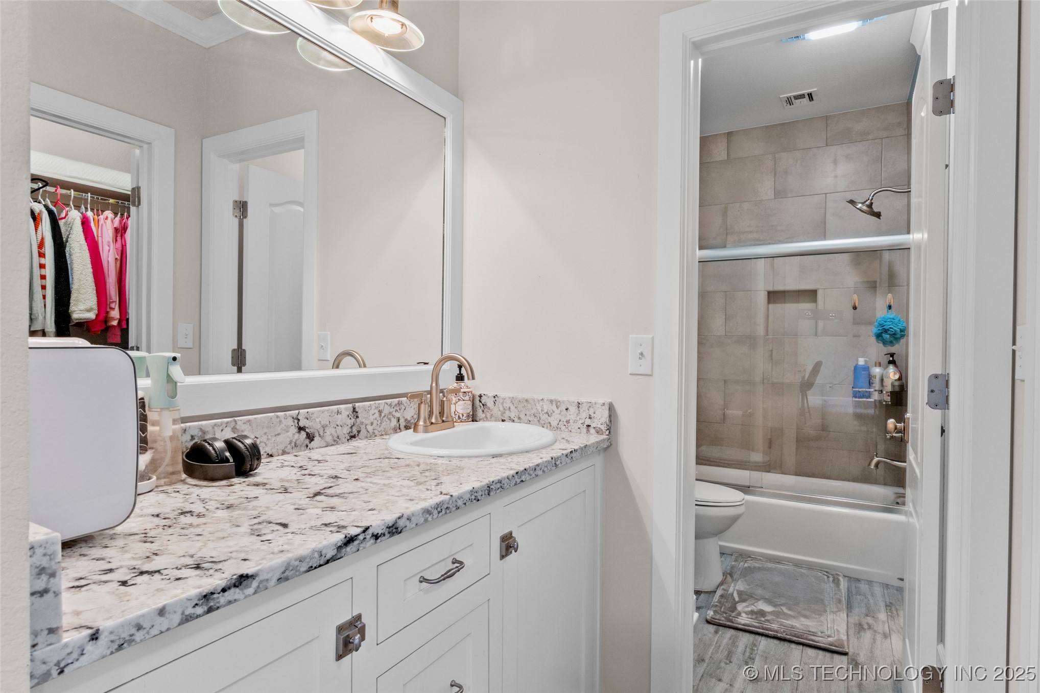 3502 E 104th Street Property Photo 25