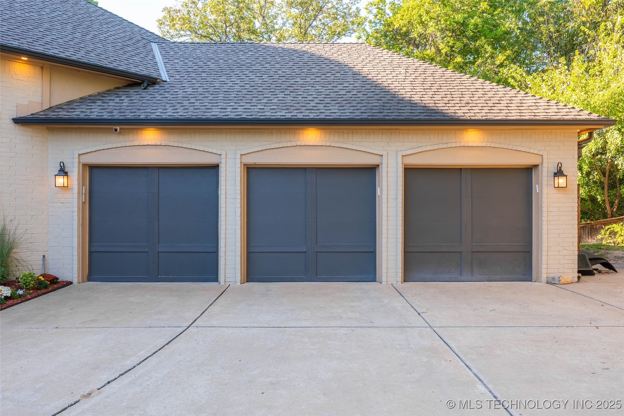 3502 E 104th Street Property Photo 46