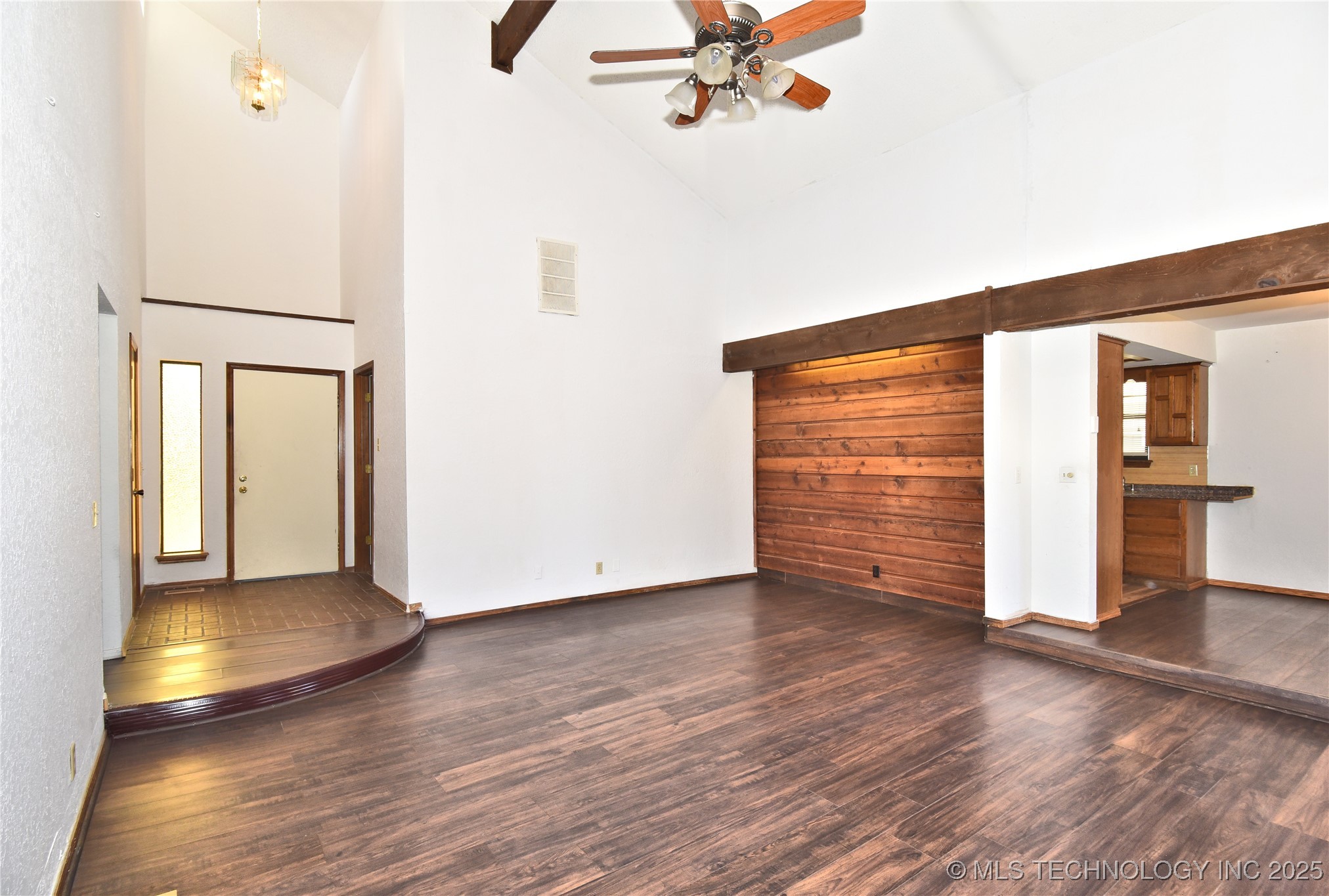 2208 W Memphis Street Property Photo 5