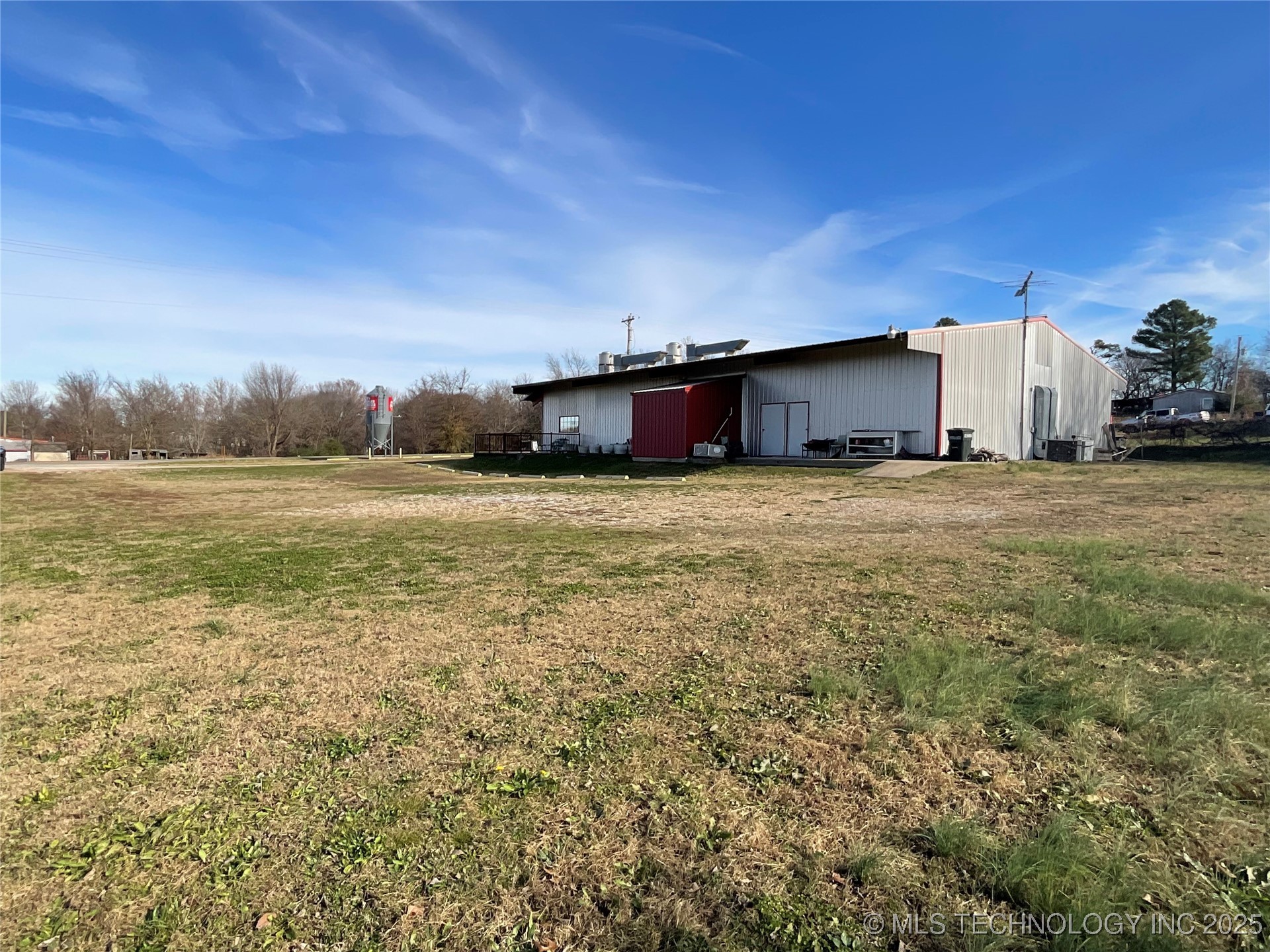 455 W Tulsa Property Photo 7